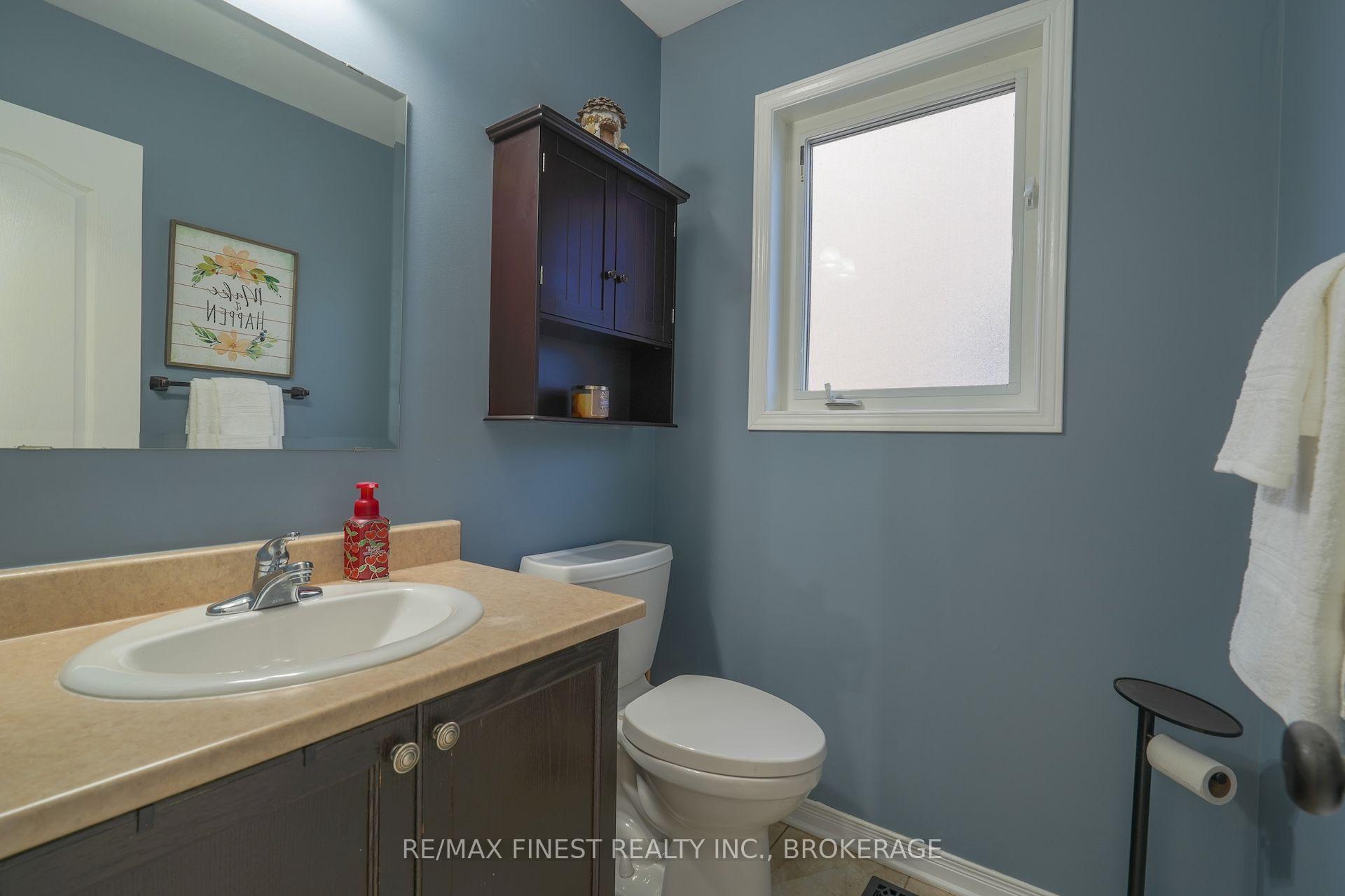 Photo 8 of 1736 Reginald Bart Drive, Kingston, Kingston East (Incl Barret Crt) — HOMEH