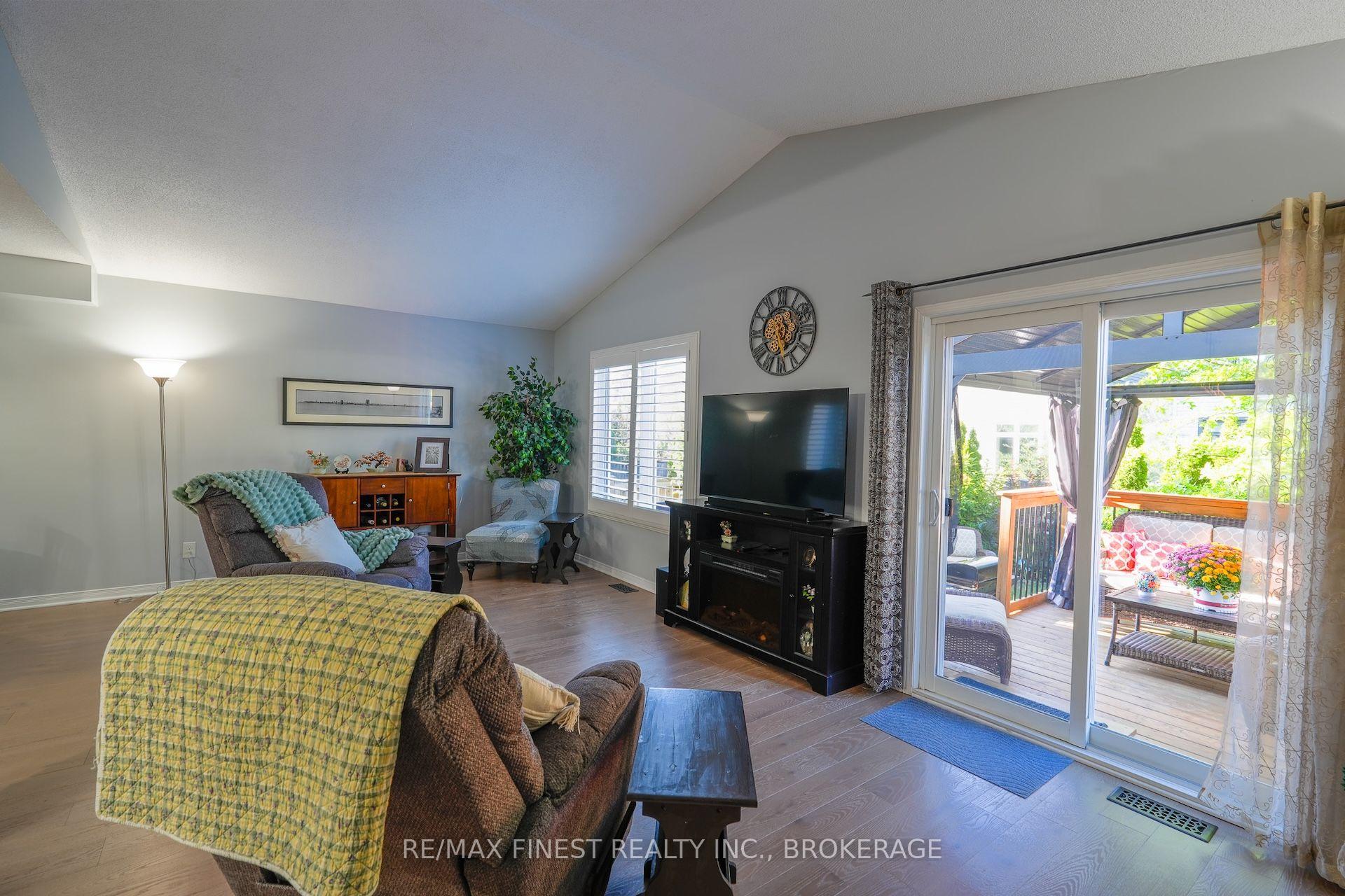 Photo 14 of 1736 Reginald Bart Drive, Kingston, Kingston East (Incl Barret Crt) — HOMEH