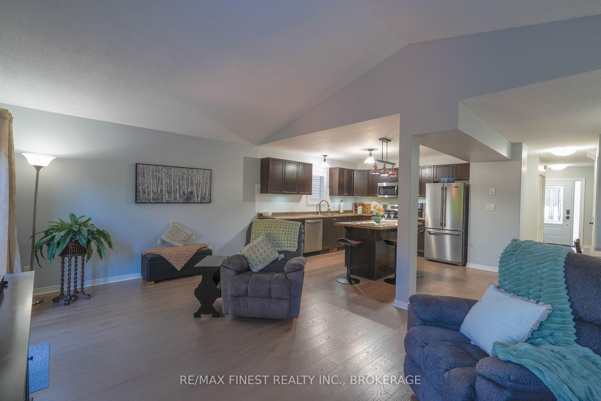 Photo 16 of 1736 Reginald Bart Drive, Kingston, Kingston East (Incl Barret Crt) — HOMEH