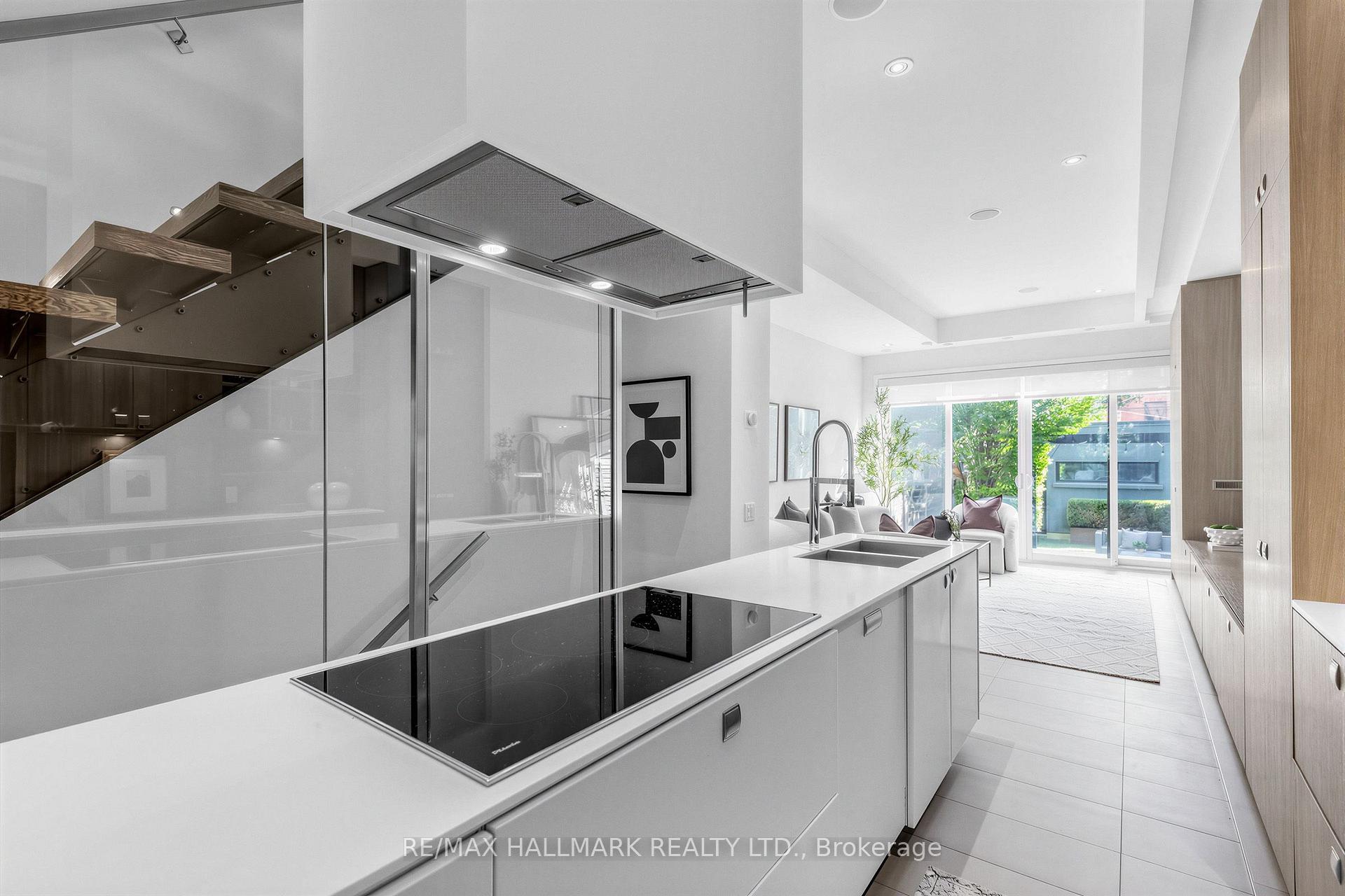 Photo 8 of 251 Roxton Road, Toronto, Palmerston-Little Italy — HOMEH