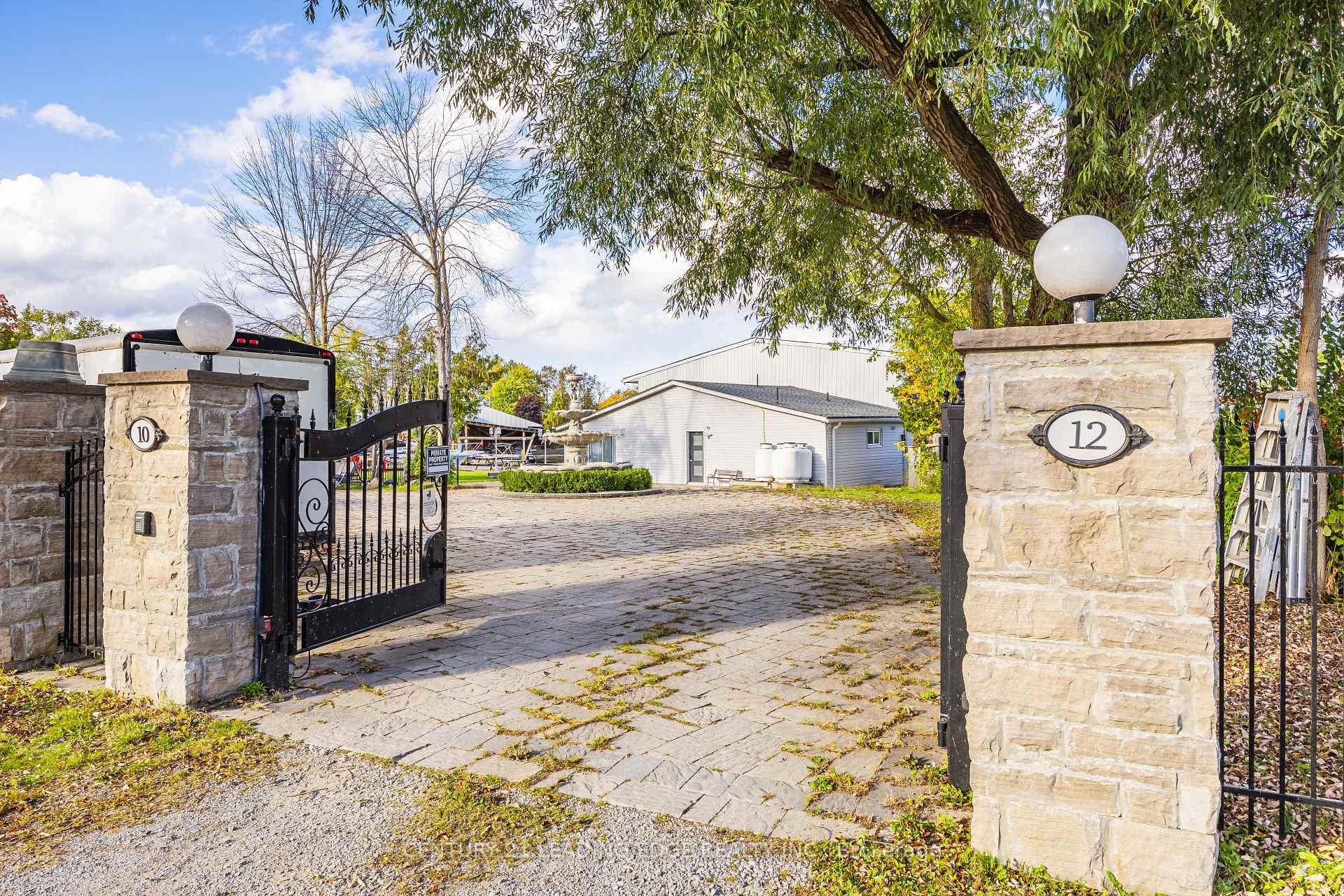 Photo 4 of 8 Mac Avenue, Georgina, Keswick South — HOMEH
