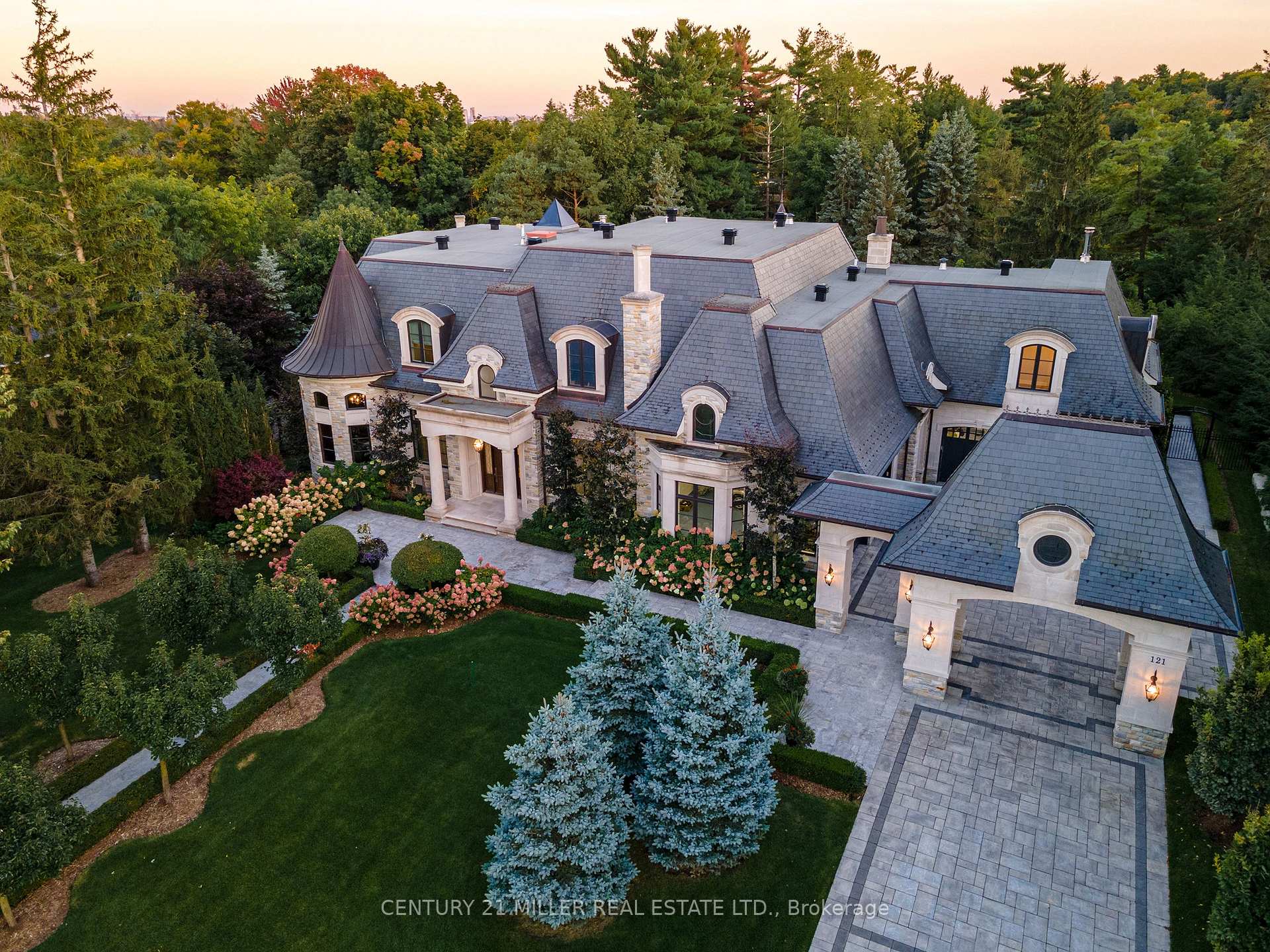 Photo of 121 Rebecca Court