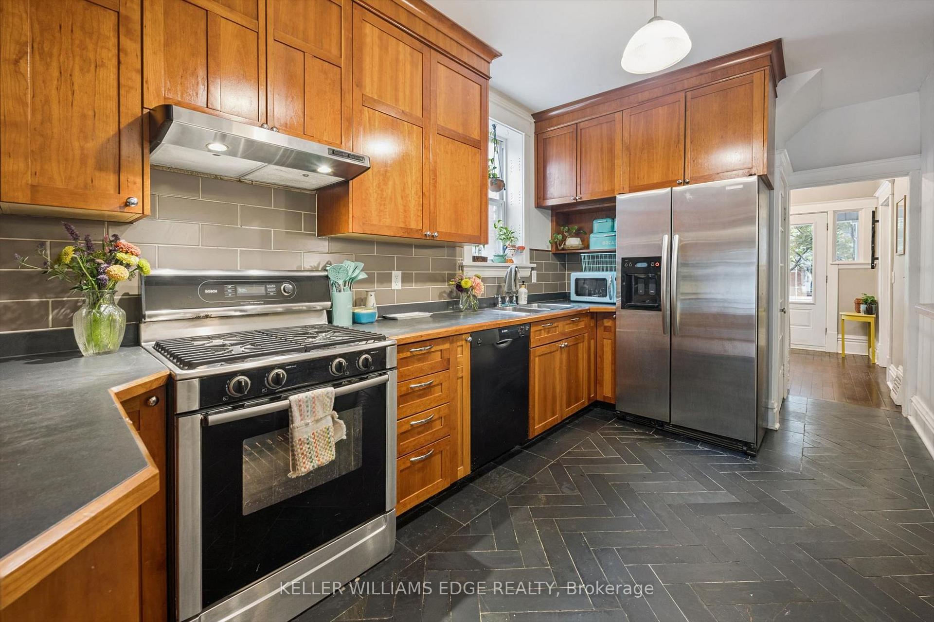 Photo 15 of 58 Balmoral Avenue N, Hamilton, Crown Point — HOMEH