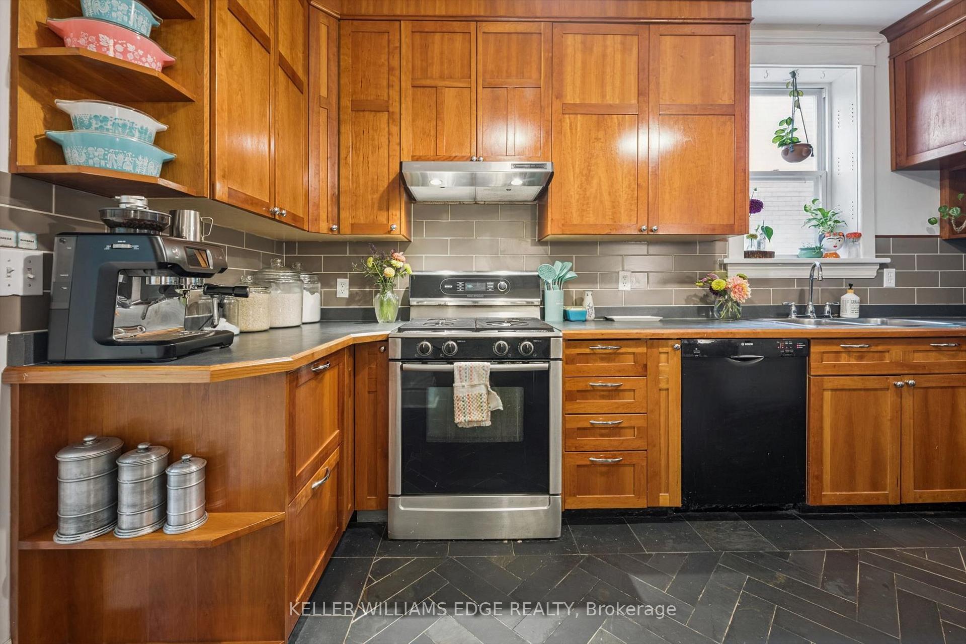 Photo 17 of 58 Balmoral Avenue N, Hamilton, Crown Point — HOMEH