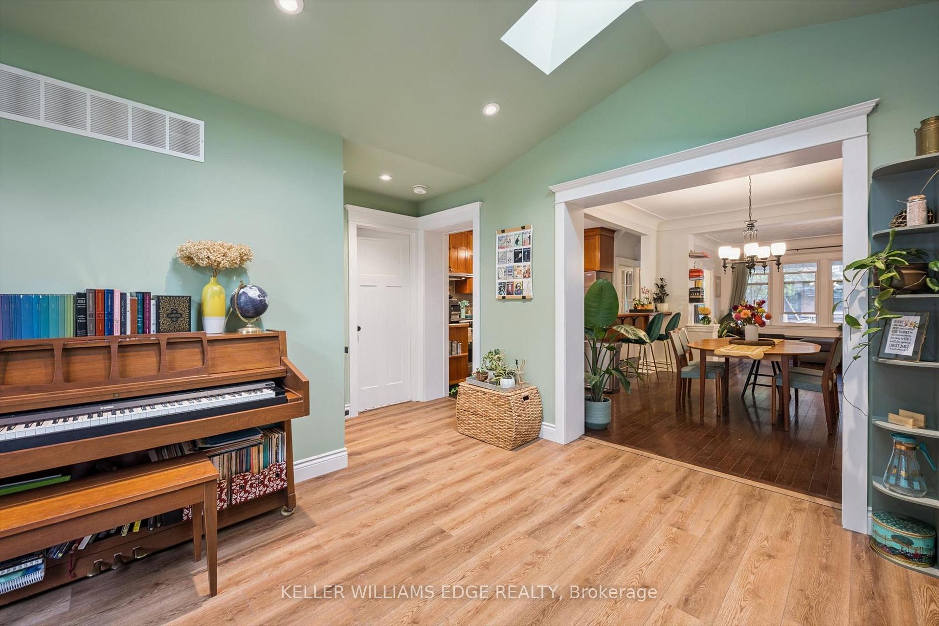 Photo 21 of 58 Balmoral Avenue N, Hamilton, Crown Point — HOMEH