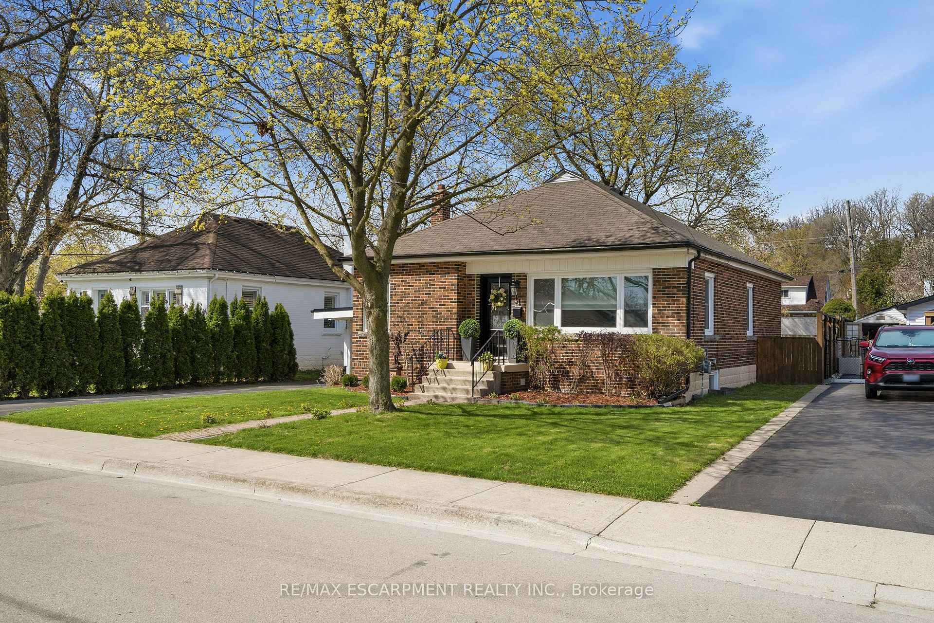 Photo of 31 Cameron Avenue
