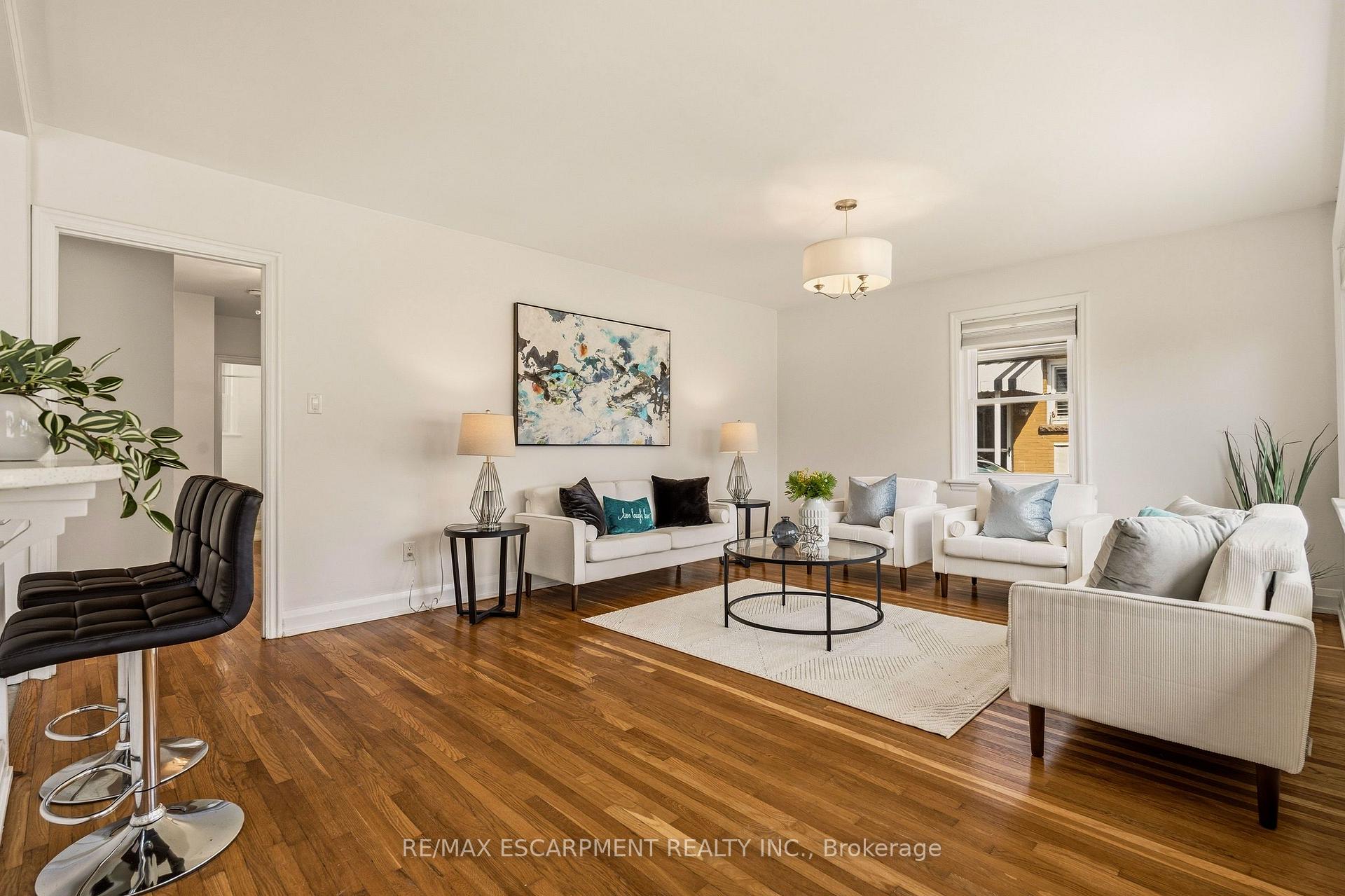 Photo 4 of 31 Cameron Avenue, Hamilton, Dundas — HOMEH