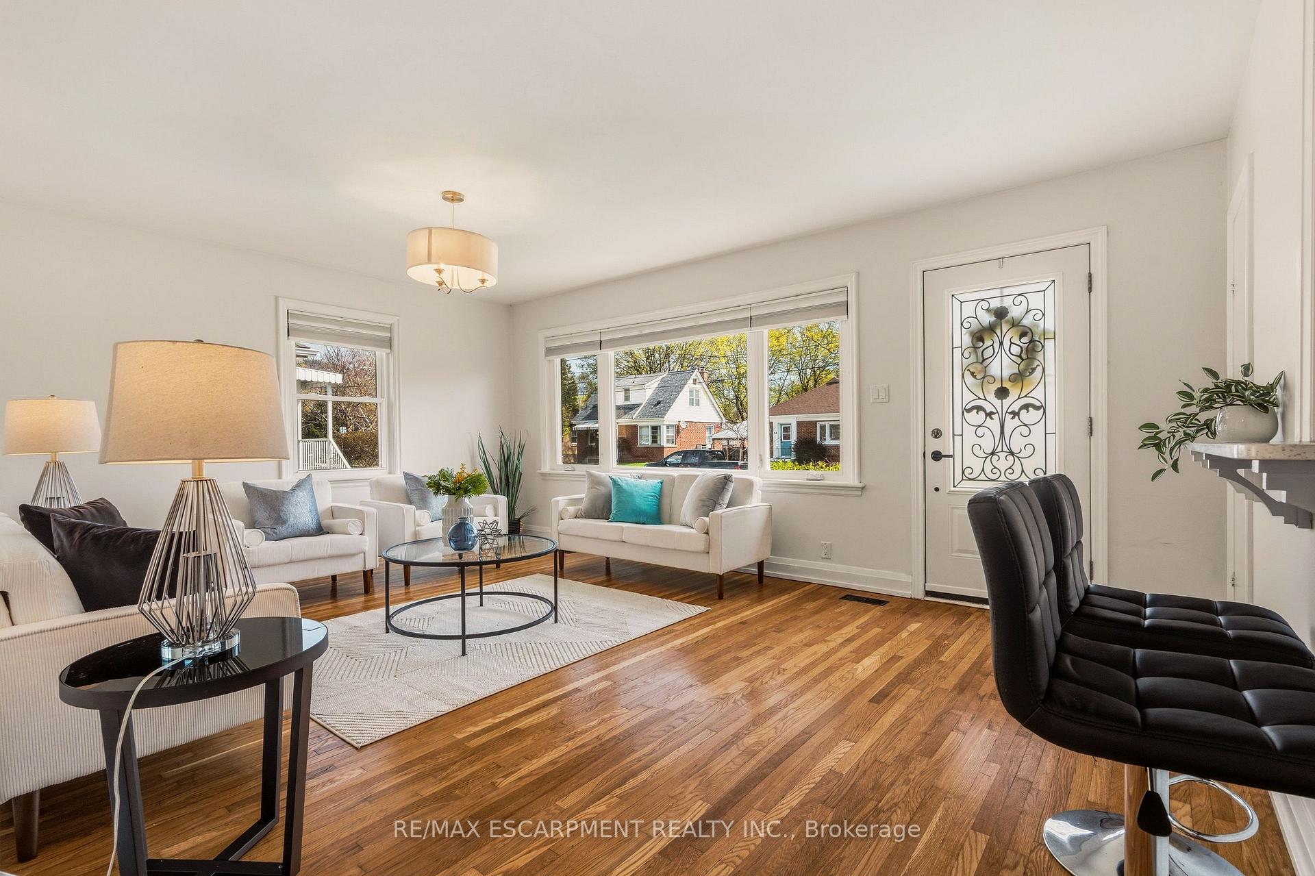 Photo 5 of 31 Cameron Avenue, Hamilton, Dundas — HOMEH