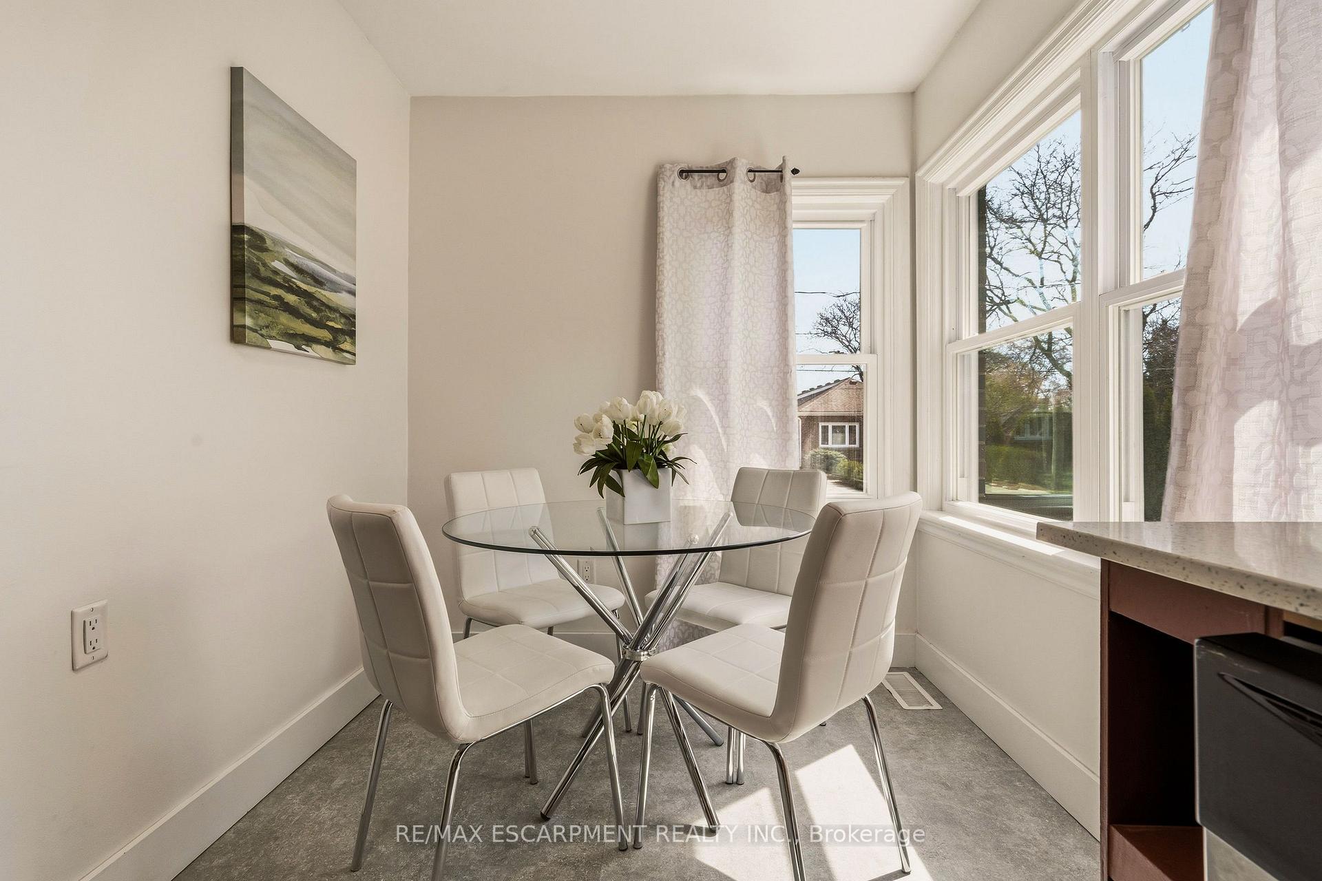 Photo 14 of 31 Cameron Avenue, Hamilton, Dundas — HOMEH