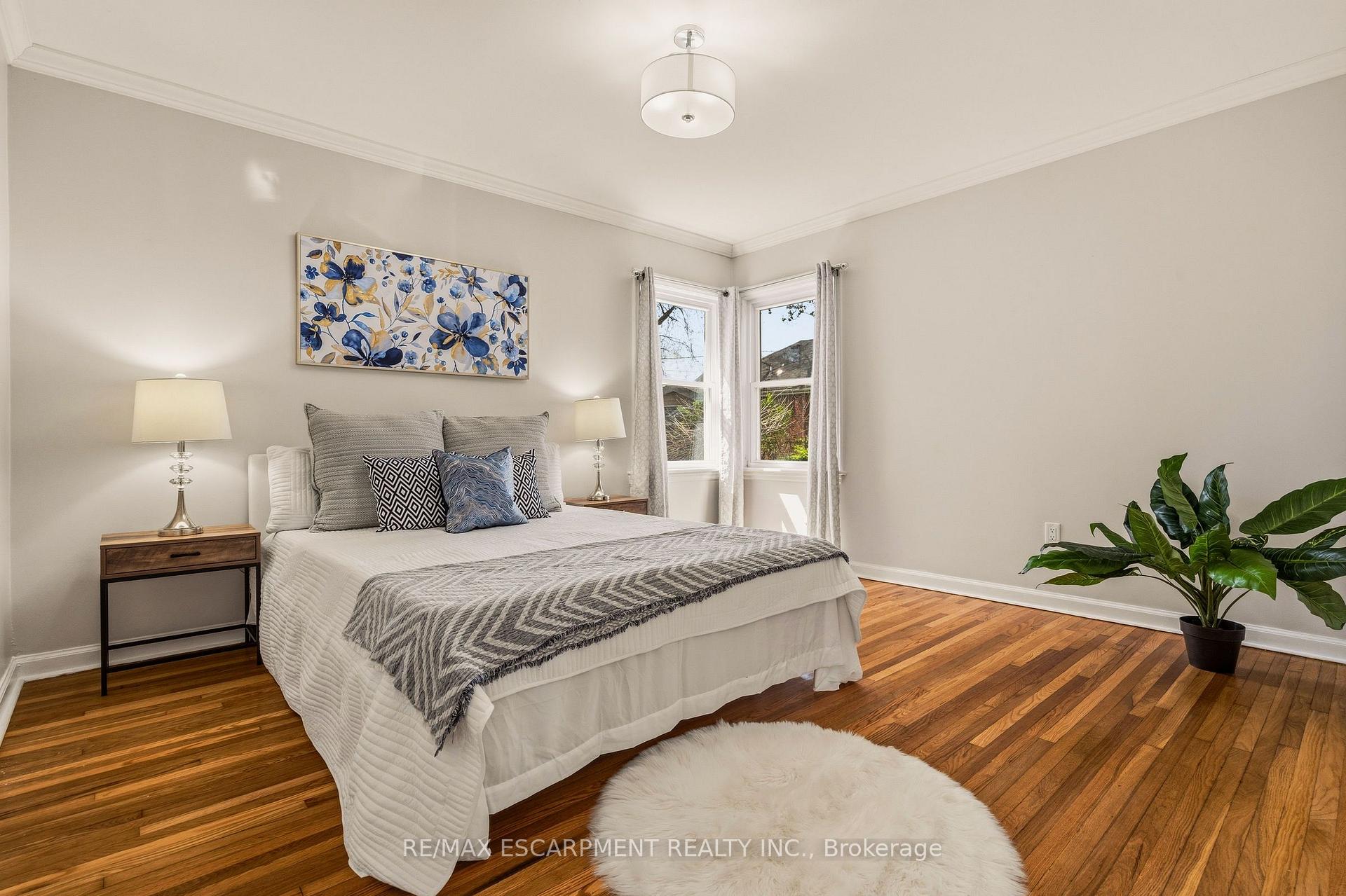 Photo 17 of 31 Cameron Avenue, Hamilton, Dundas — HOMEH