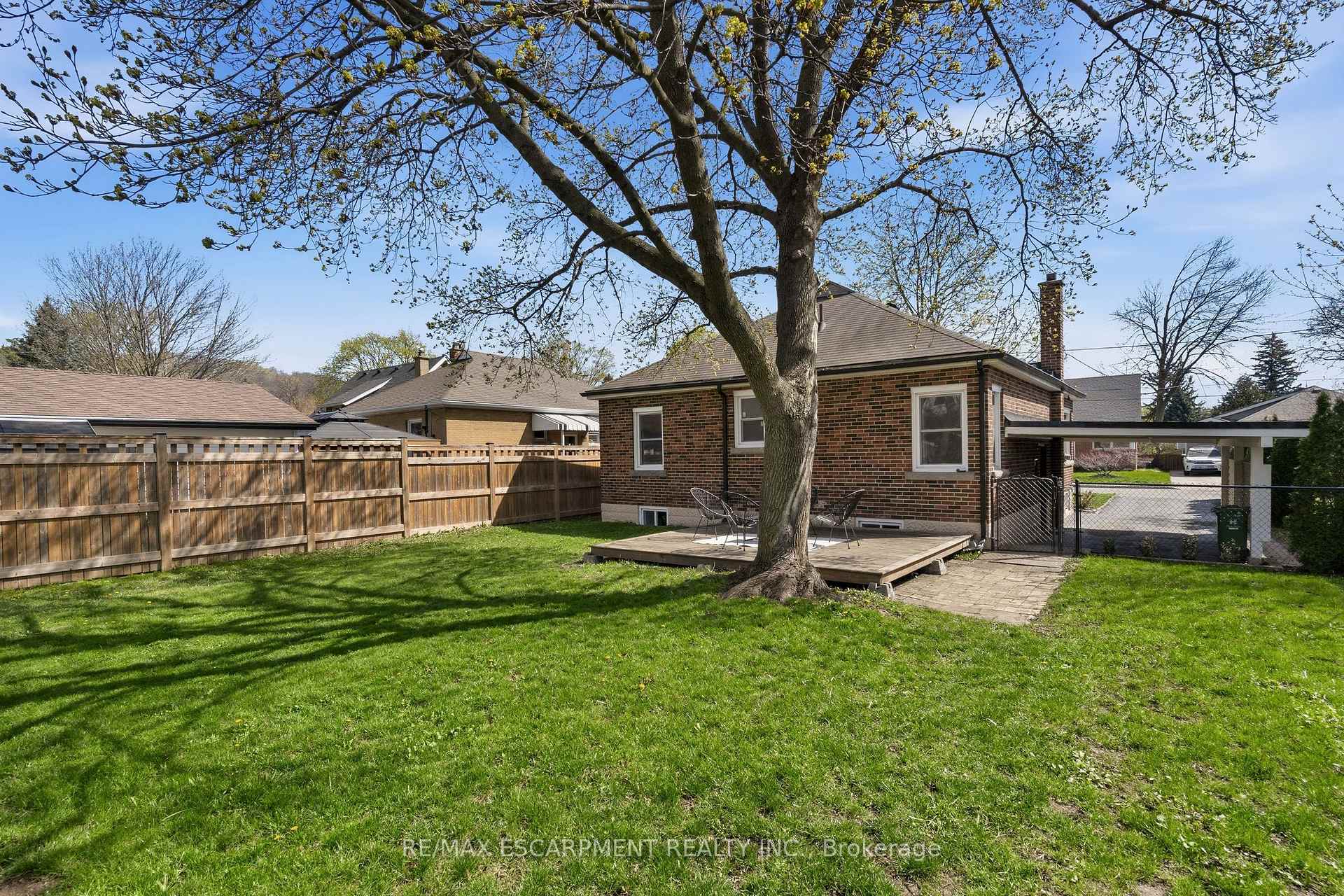 Photo 27 of 31 Cameron Avenue, Hamilton, Dundas — HOMEH