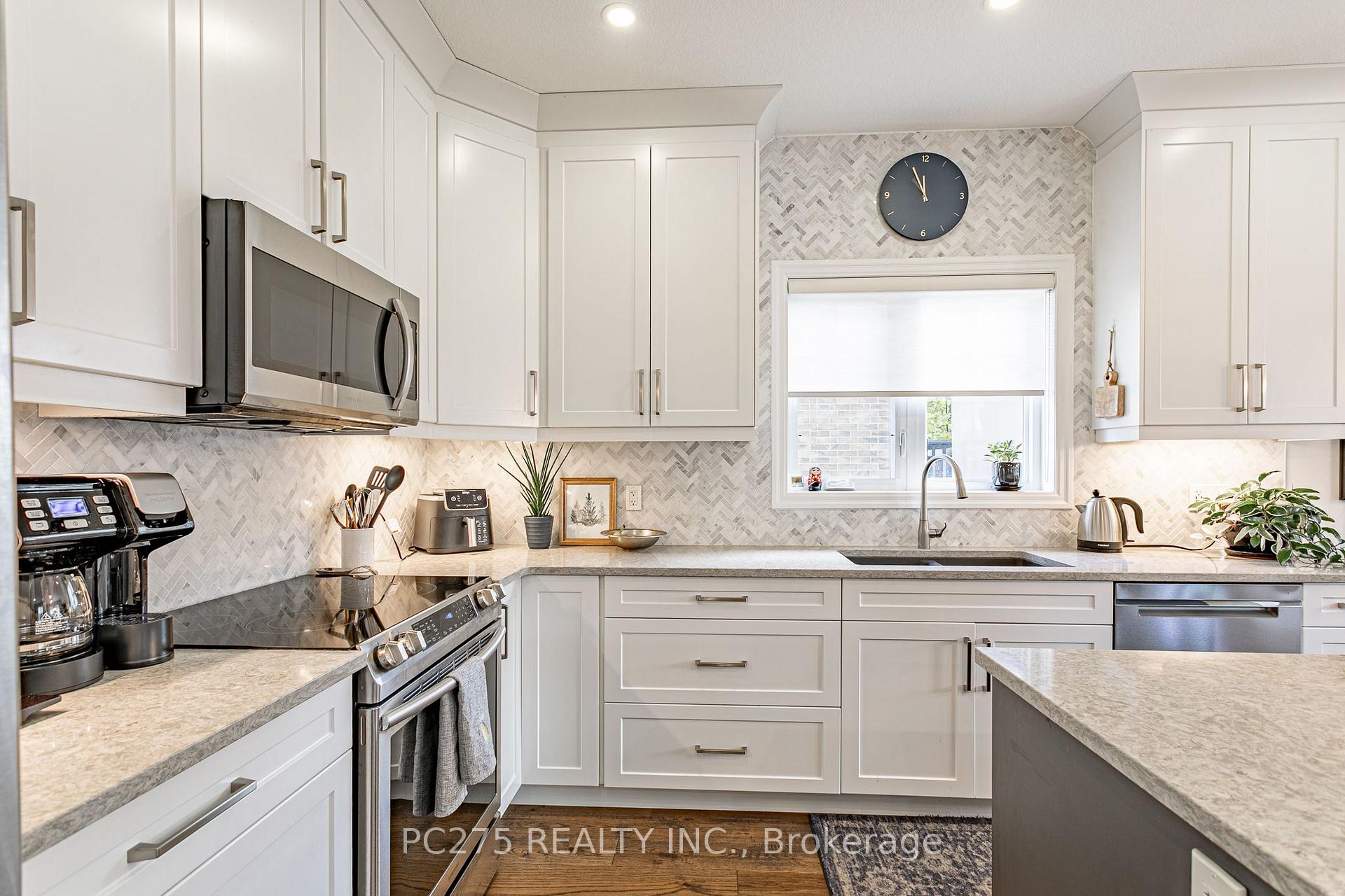 Photo 23 of 9 Foxborough Place, Thames Centre, Thorndale — HOMEH