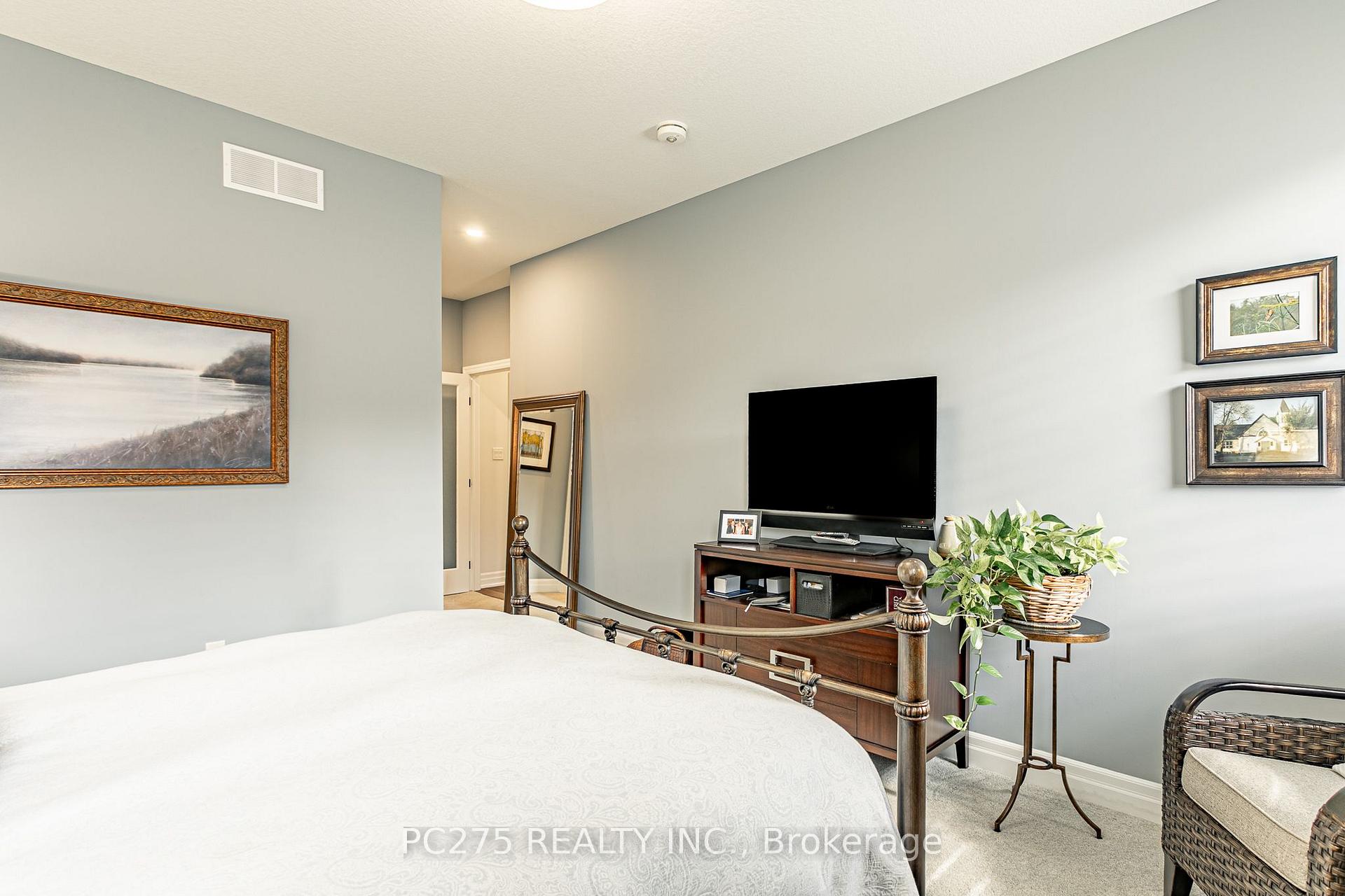 Photo 26 of 9 Foxborough Place, Thames Centre, Thorndale — HOMEH