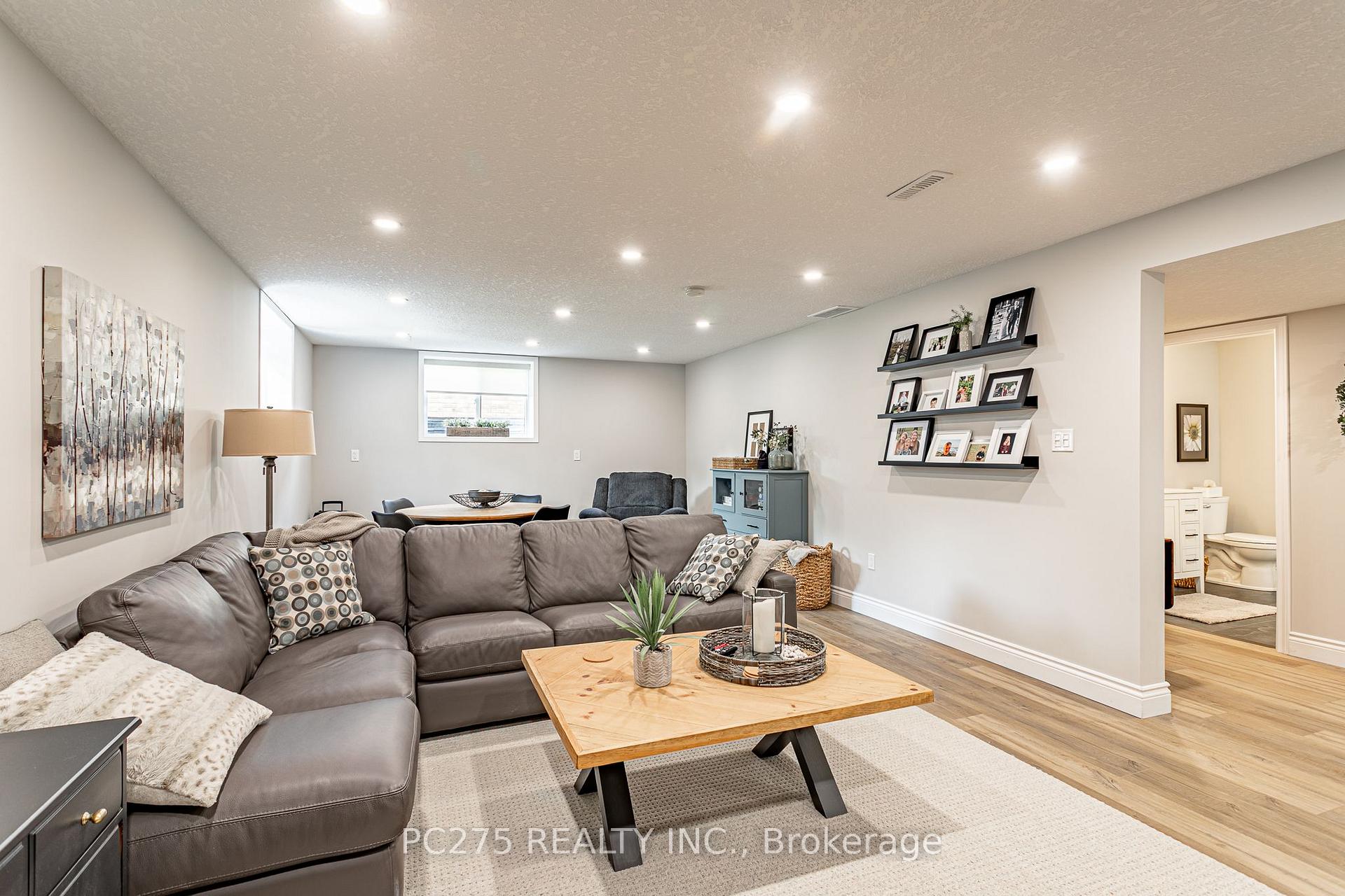 Photo 32 of 9 Foxborough Place, Thames Centre, Thorndale — HOMEH