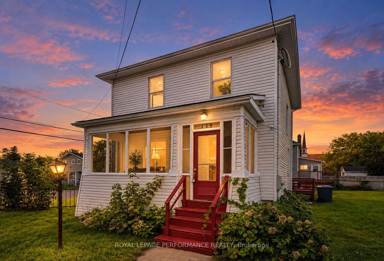 Photo of 139 8th Street W