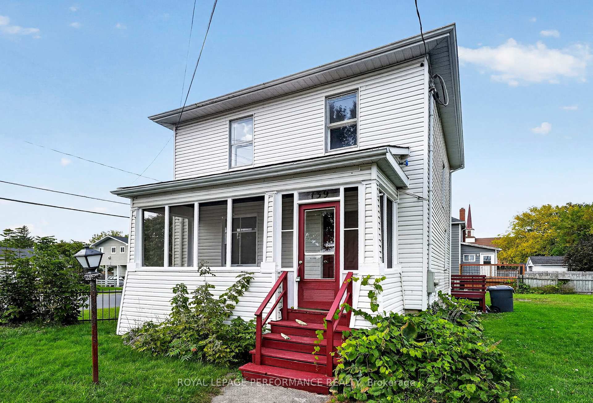 Photo 2 of 139 8th Street W, Cornwall, Cornwall — HOMEH