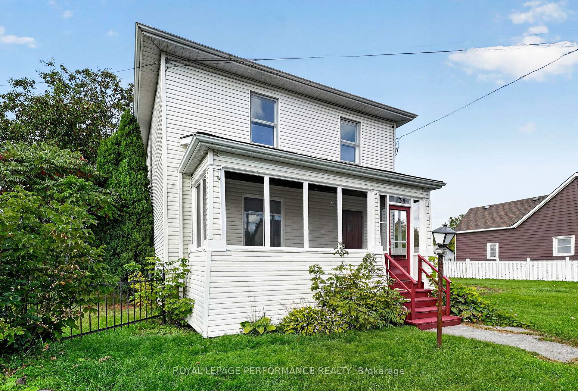 Photo 3 of 139 8th Street W, Cornwall, Cornwall — HOMEH