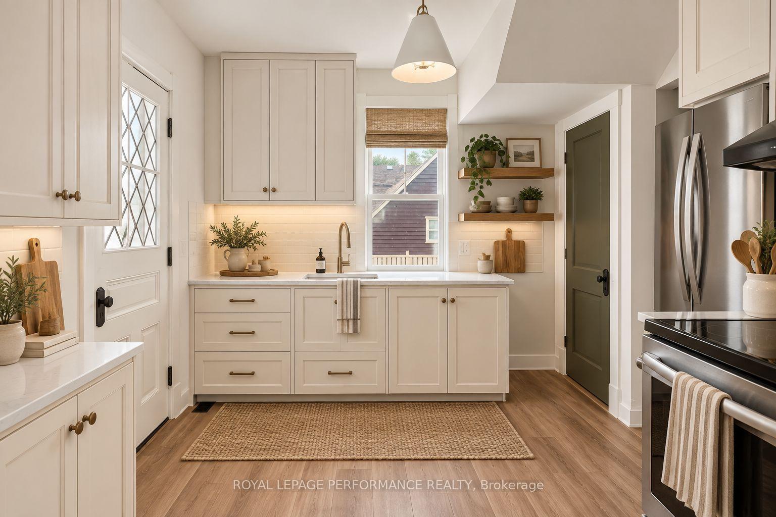 Photo 15 of 139 8th Street W, Cornwall, Cornwall — HOMEH