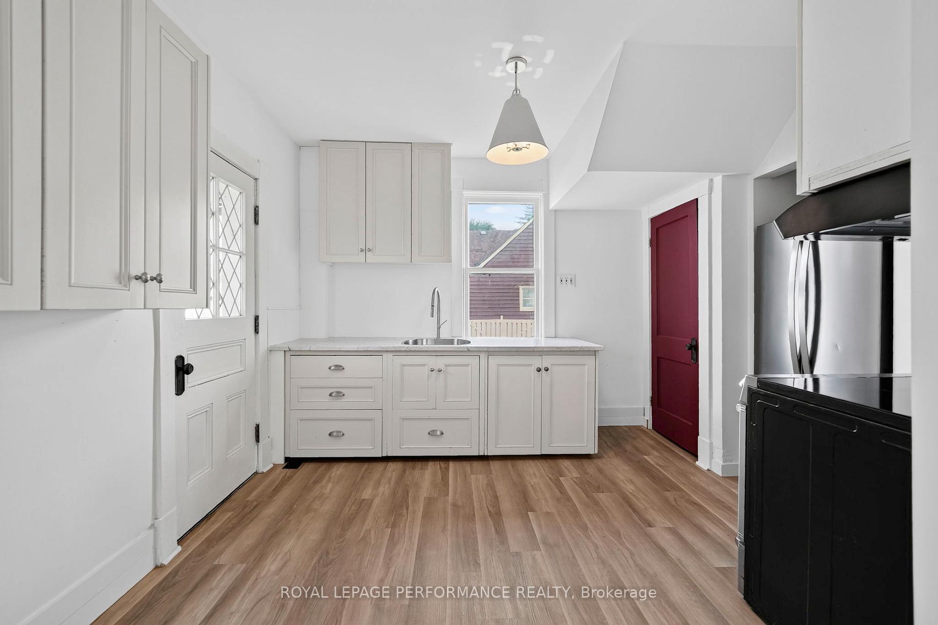 Photo 16 of 139 8th Street W, Cornwall, Cornwall — HOMEH