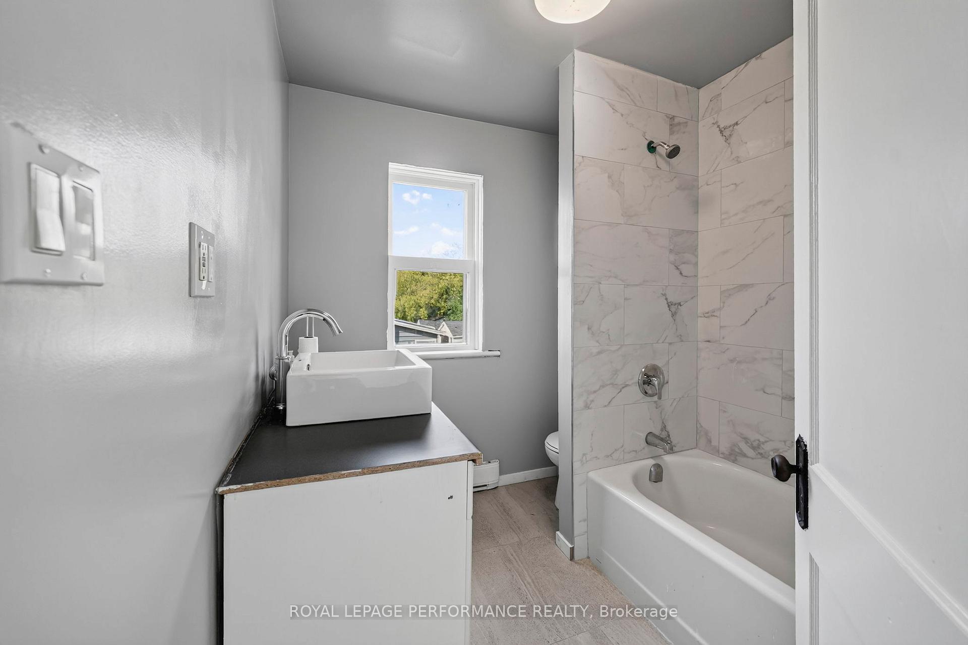Photo 20 of 139 8th Street W, Cornwall, Cornwall — HOMEH
