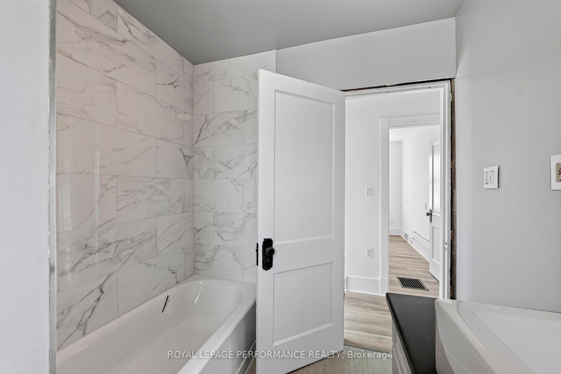 Photo 21 of 139 8th Street W, Cornwall, Cornwall — HOMEH