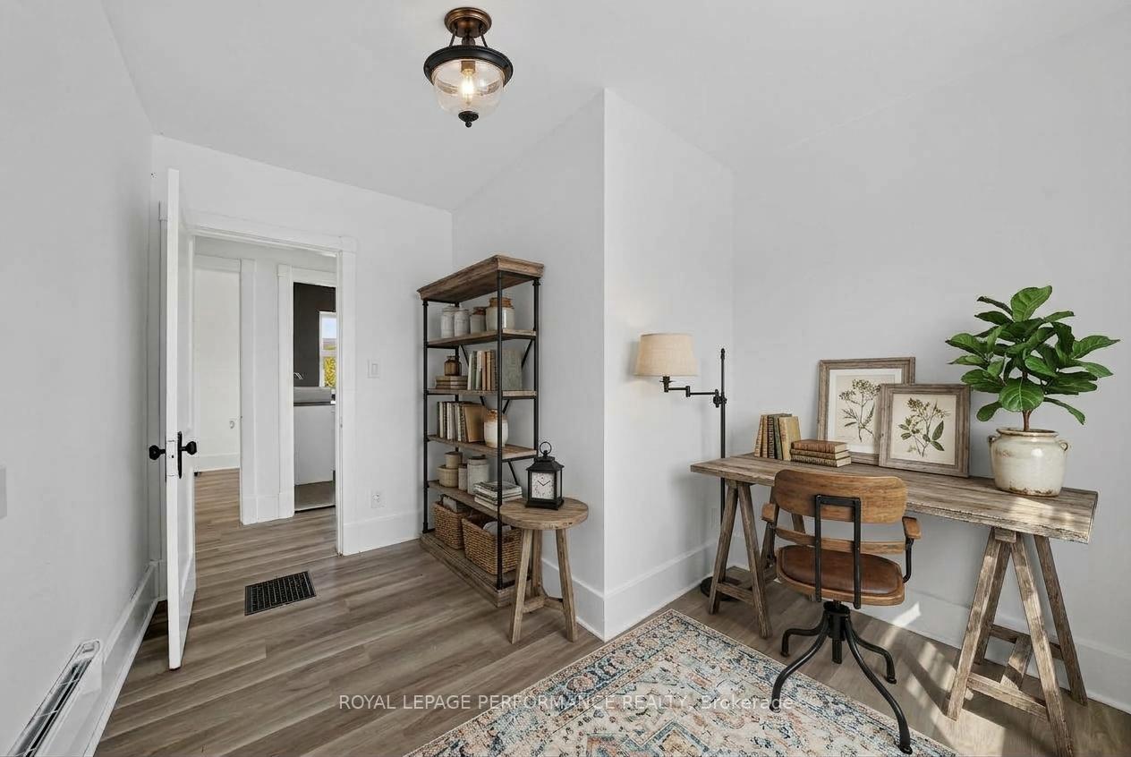Photo 23 of 139 8th Street W, Cornwall, Cornwall — HOMEH