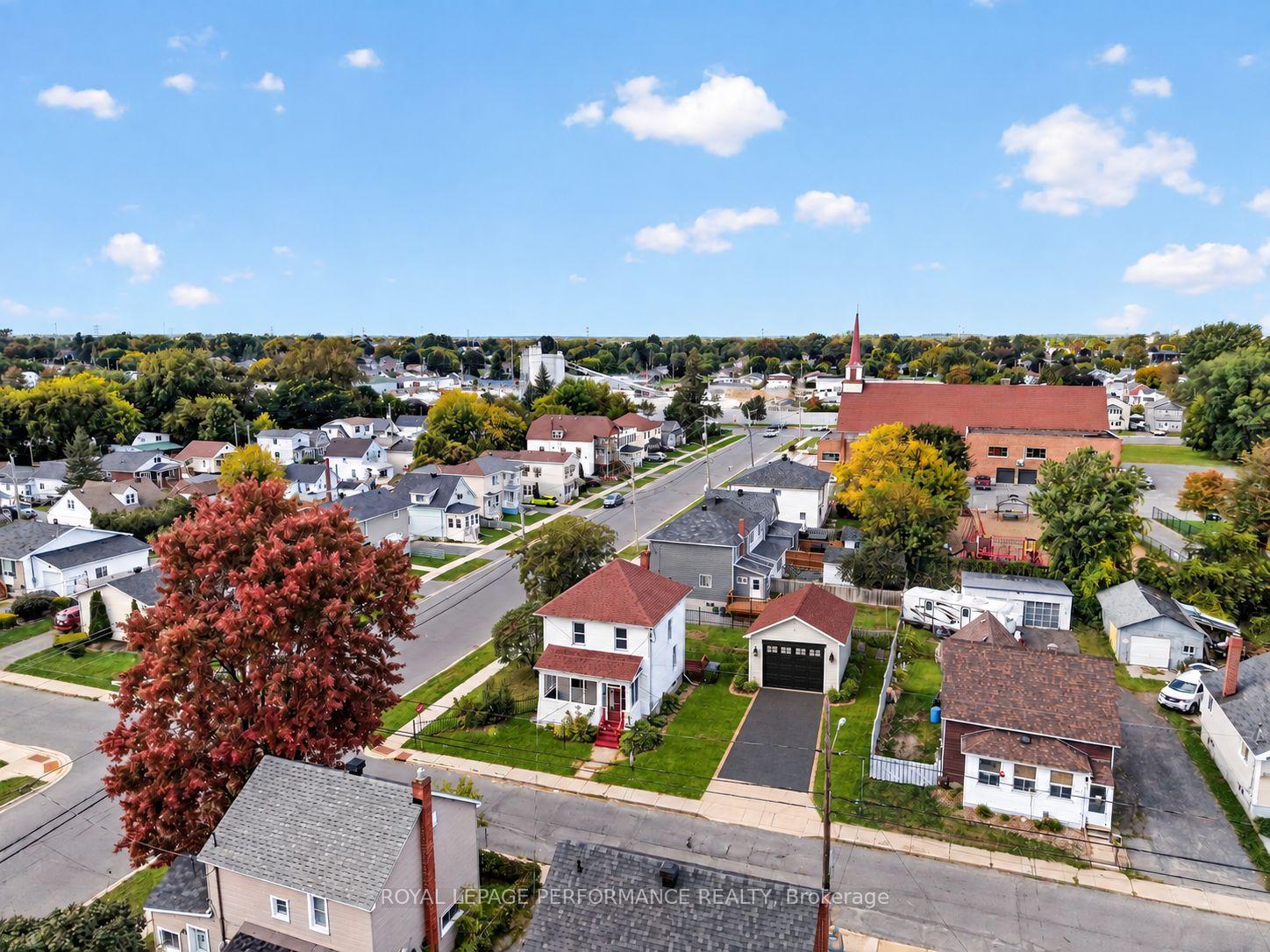 Photo 42 of 139 8th Street W, Cornwall, Cornwall — HOMEH