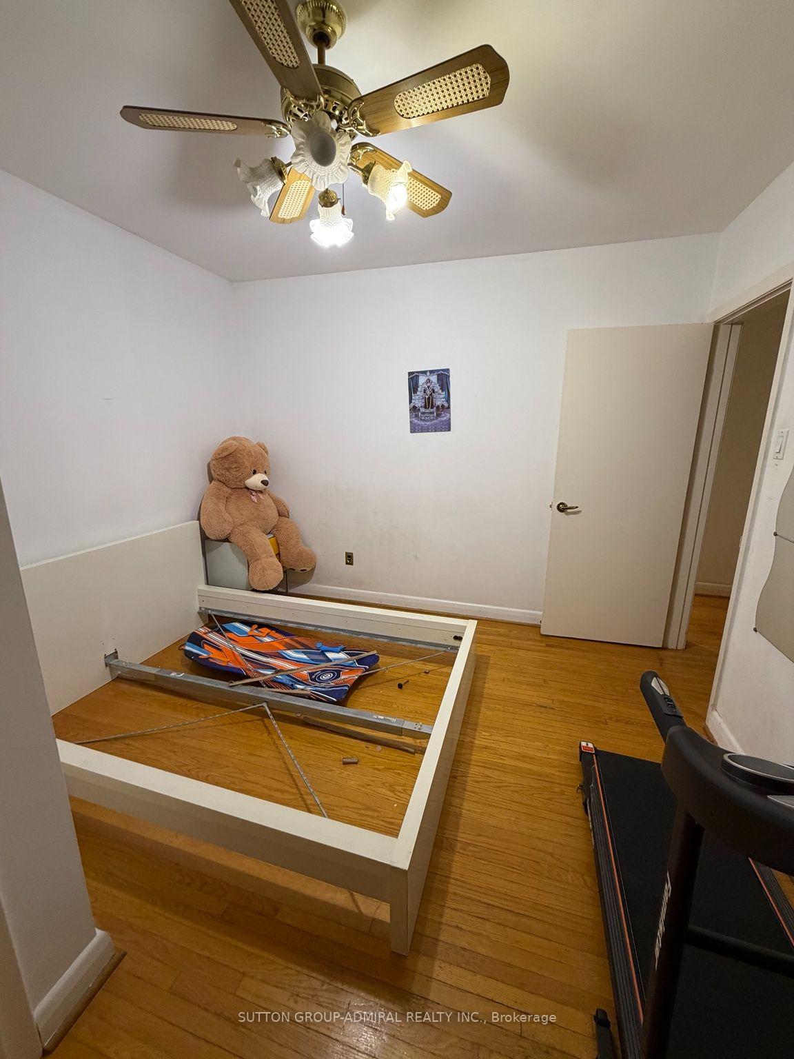 Photo 14 of 237 Zelda Crescent, Richmond Hill, Crosby — HOMEH