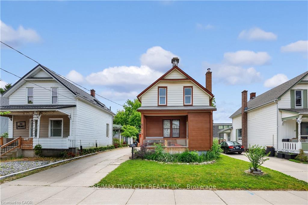 Photo 3 of 43 Henry Street, Kitchener, Cherry Hill — HOMEH