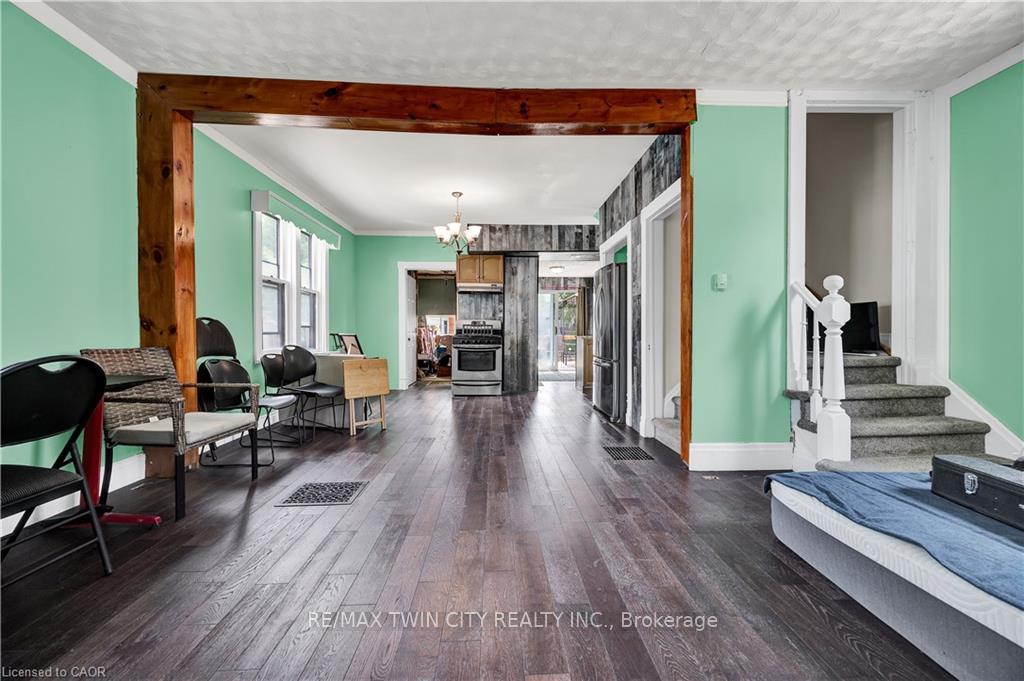 Photo 6 of 43 Henry Street, Kitchener, Cherry Hill — HOMEH