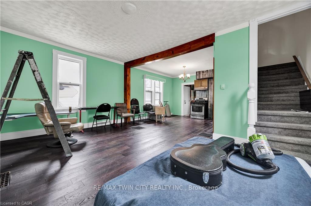 Photo 8 of 43 Henry Street, Kitchener, Cherry Hill — HOMEH