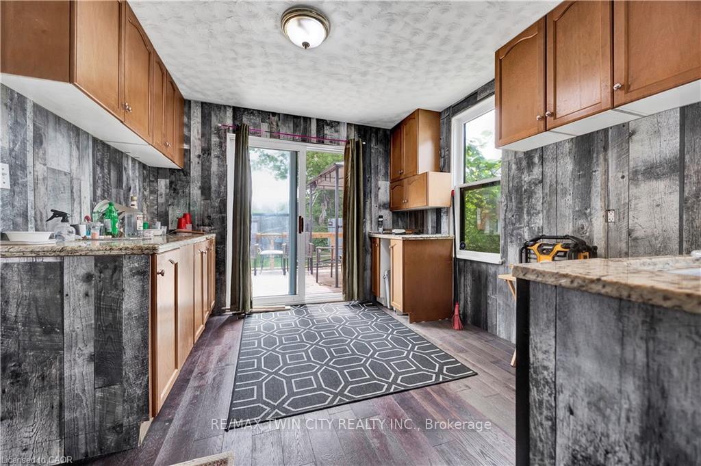 Photo 11 of 43 Henry Street, Kitchener, Cherry Hill — HOMEH