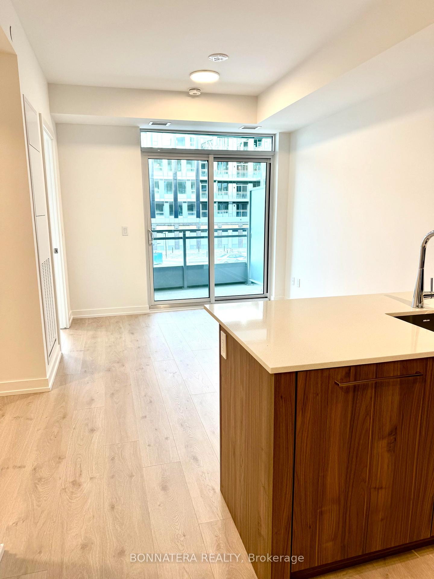 Photo 4 of Unit 248, 2501 Saw Whet Boulevard, Oakville, Glen Abbey — HOMEH