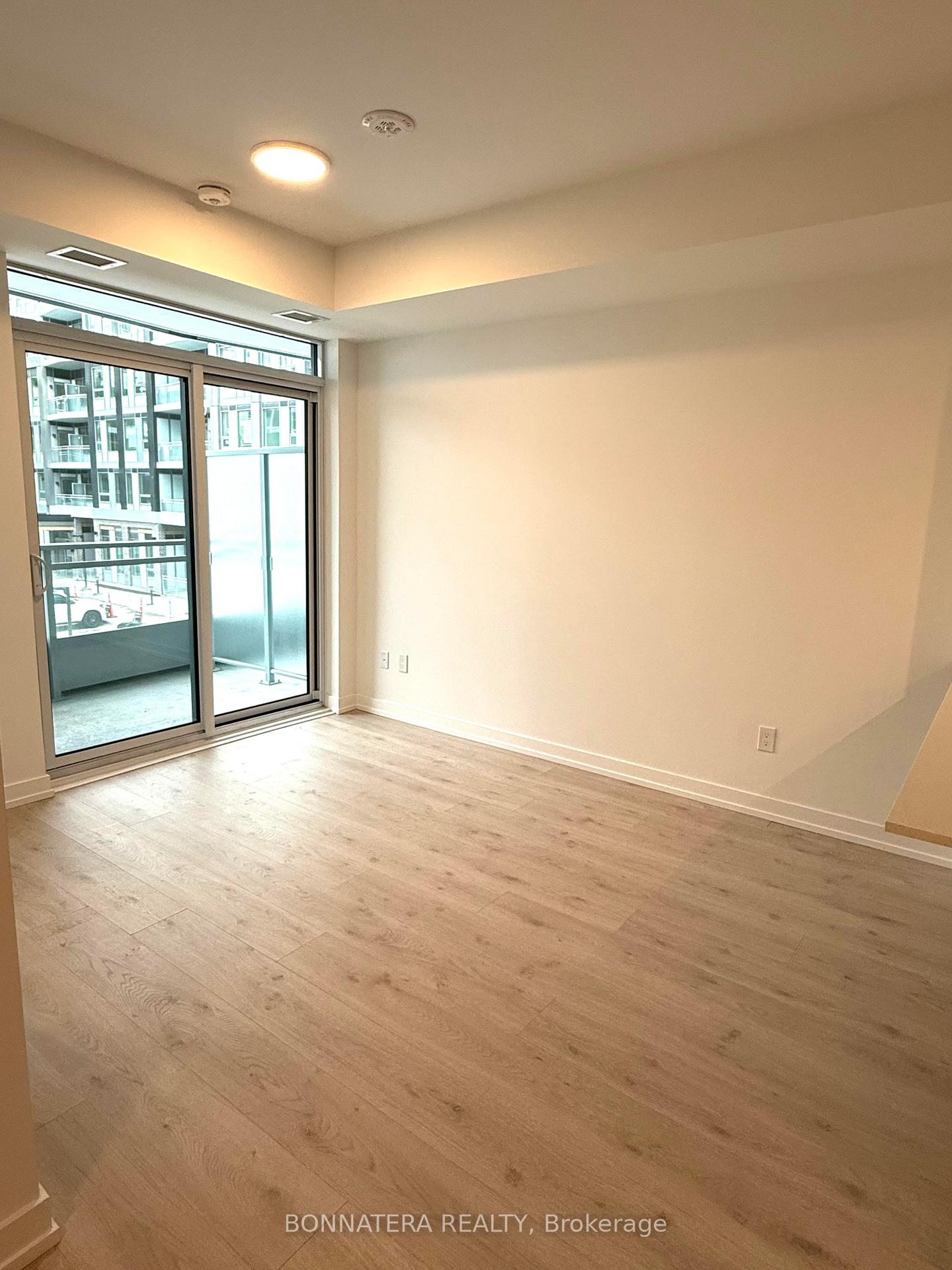 Photo 5 of Unit 248, 2501 Saw Whet Boulevard, Oakville, Glen Abbey — HOMEH