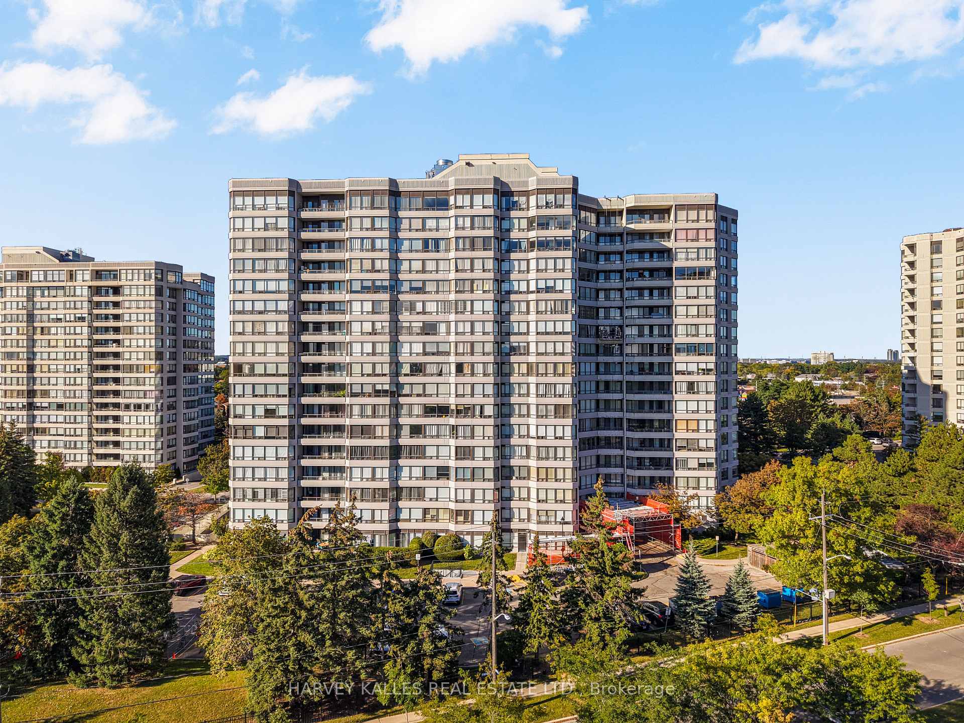 Front of Unit 605, 1121 Steeles Avenue W