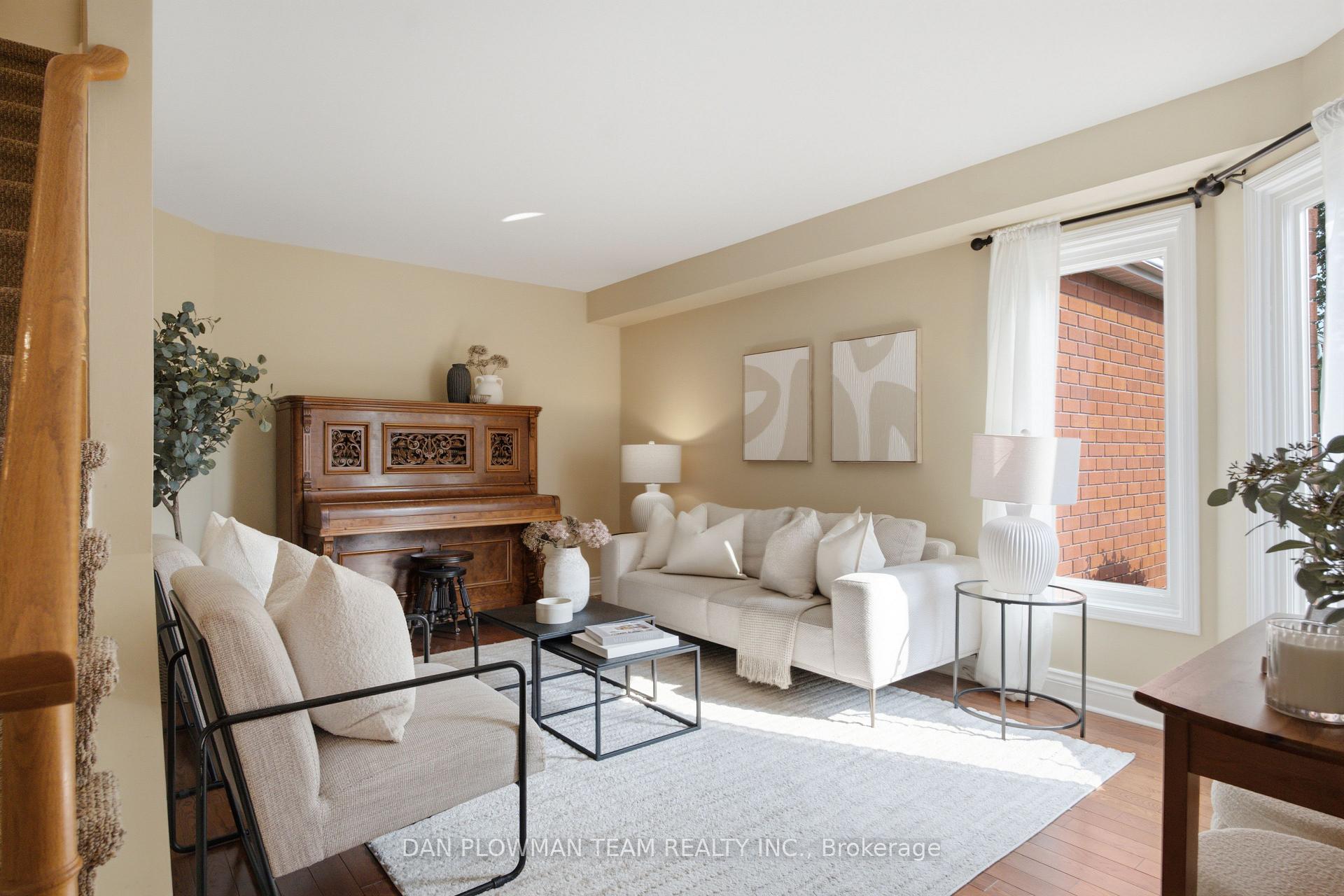Photo 4 of 6 Saddlebrook Court, Clarington, Courtice — HOMEH