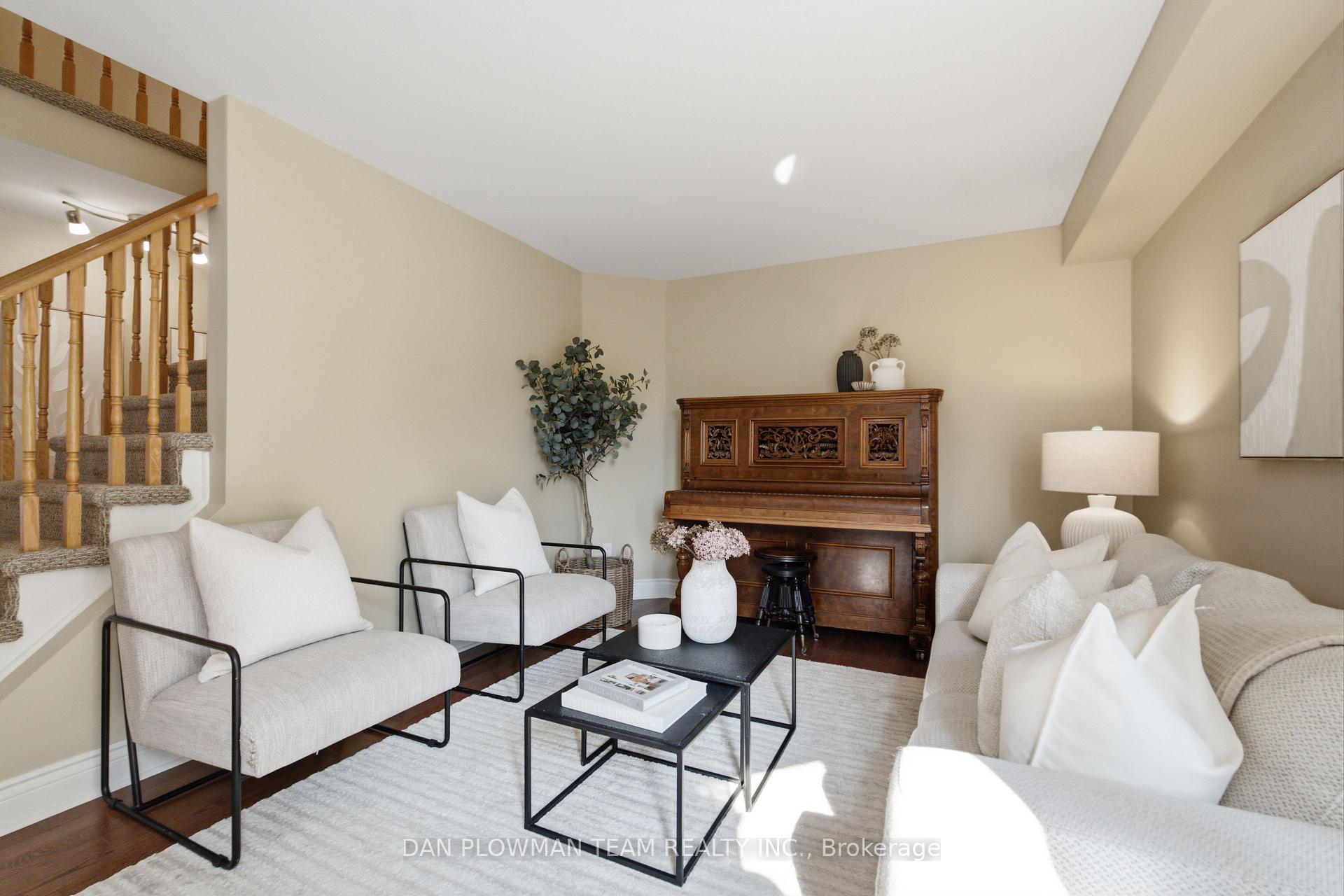 Photo 5 of 6 Saddlebrook Court, Clarington, Courtice — HOMEH
