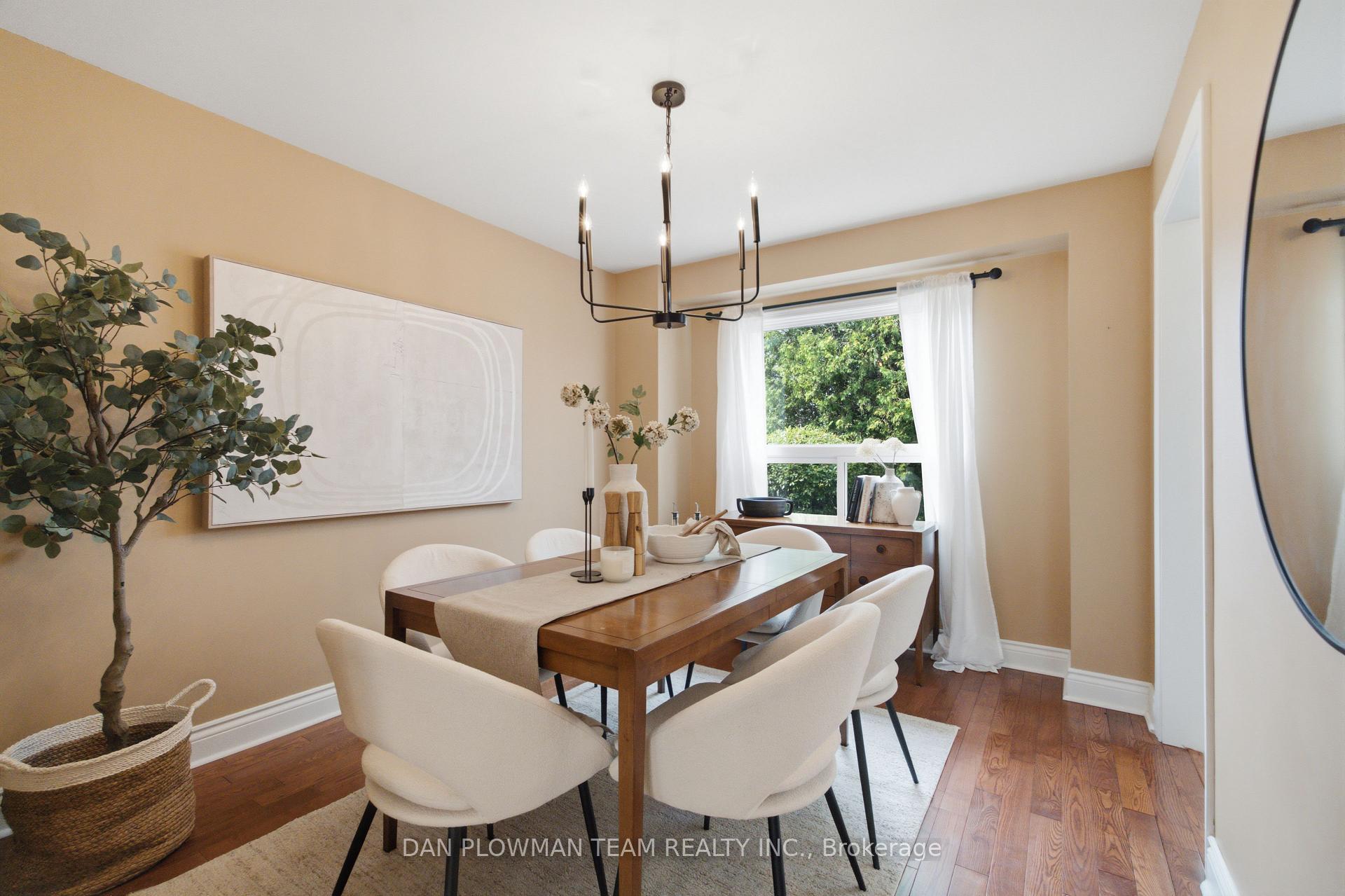Photo 7 of 6 Saddlebrook Court, Clarington, Courtice — HOMEH