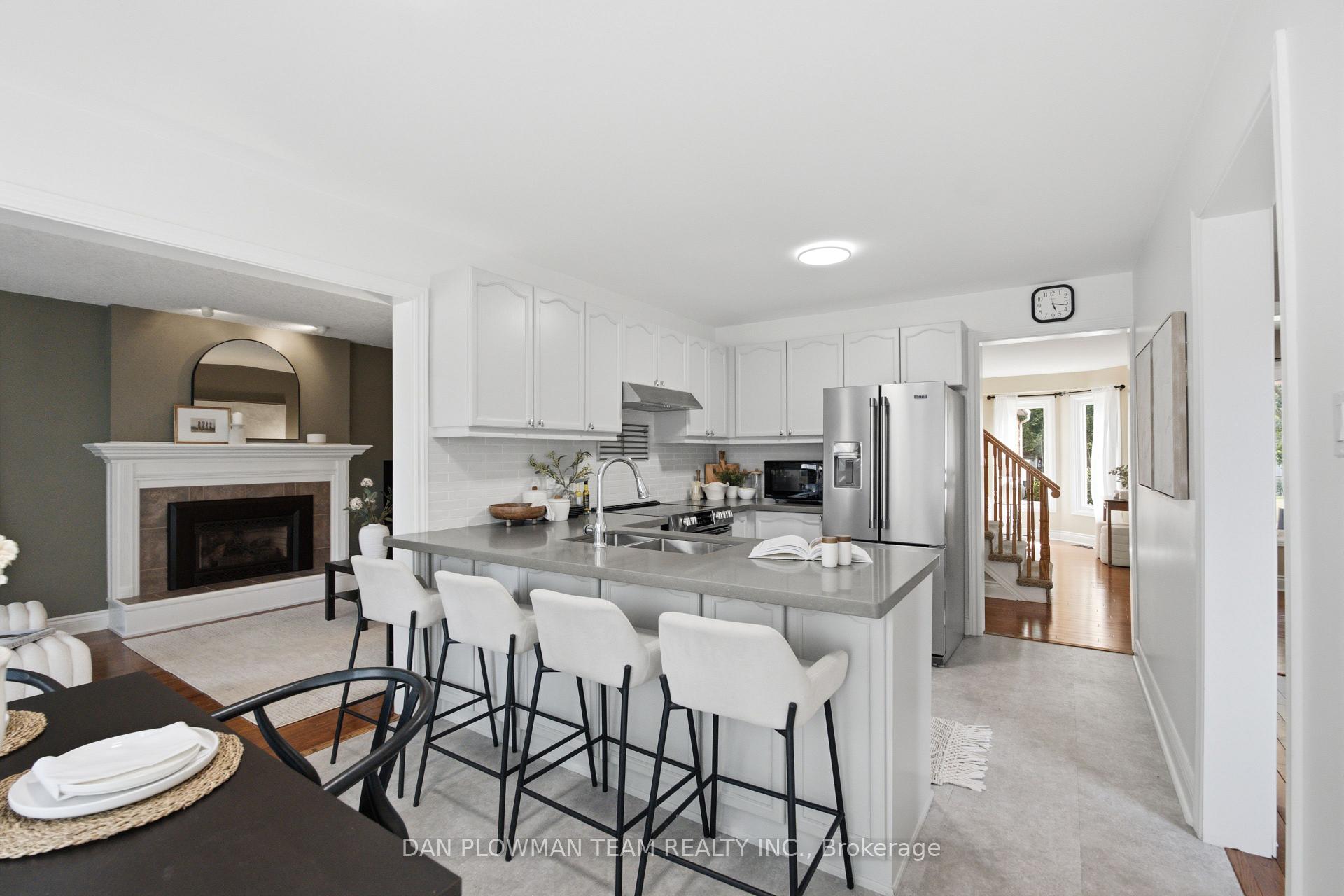 Photo 11 of 6 Saddlebrook Court, Clarington, Courtice — HOMEH
