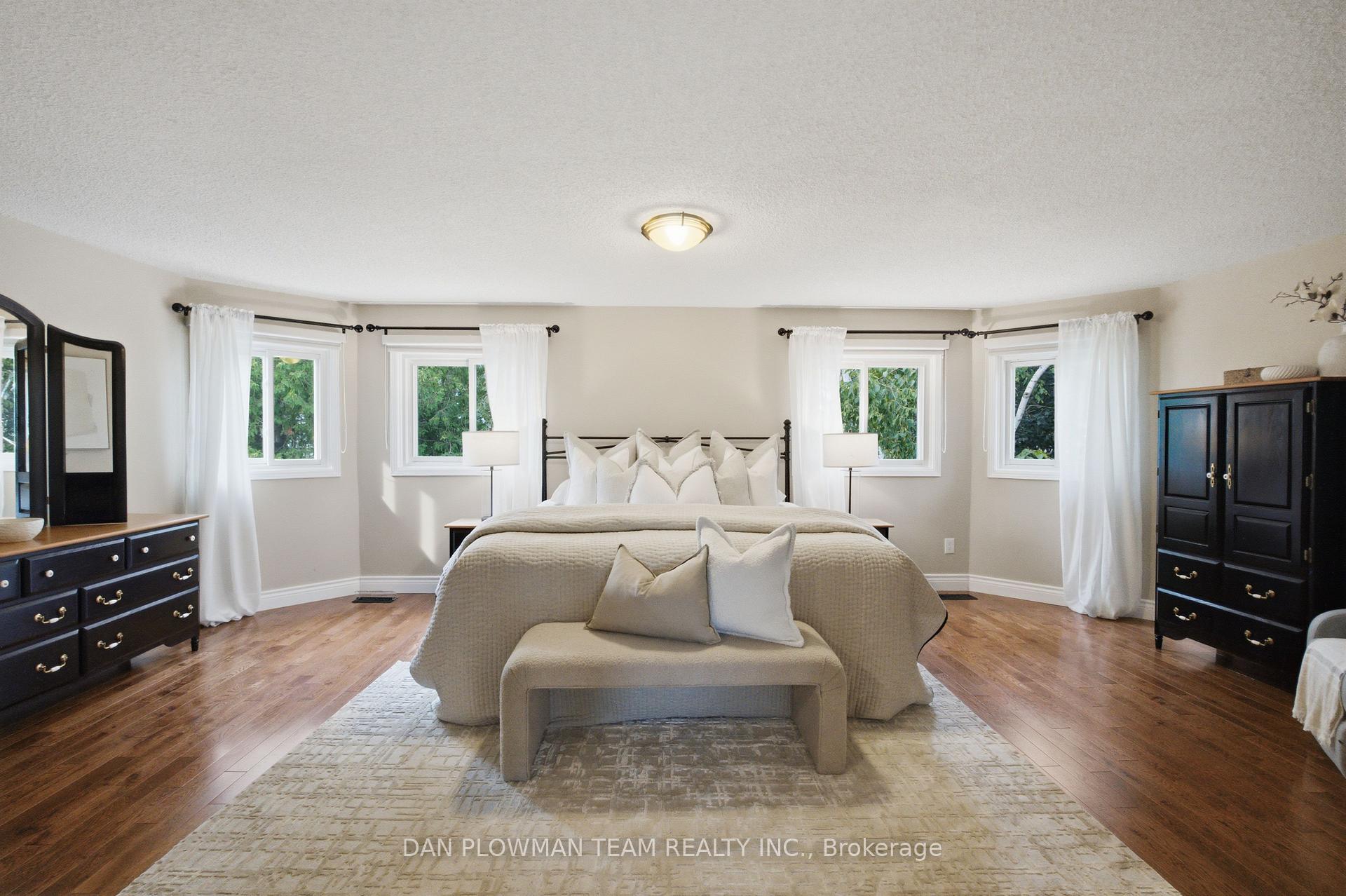 Photo 18 of 6 Saddlebrook Court, Clarington, Courtice — HOMEH