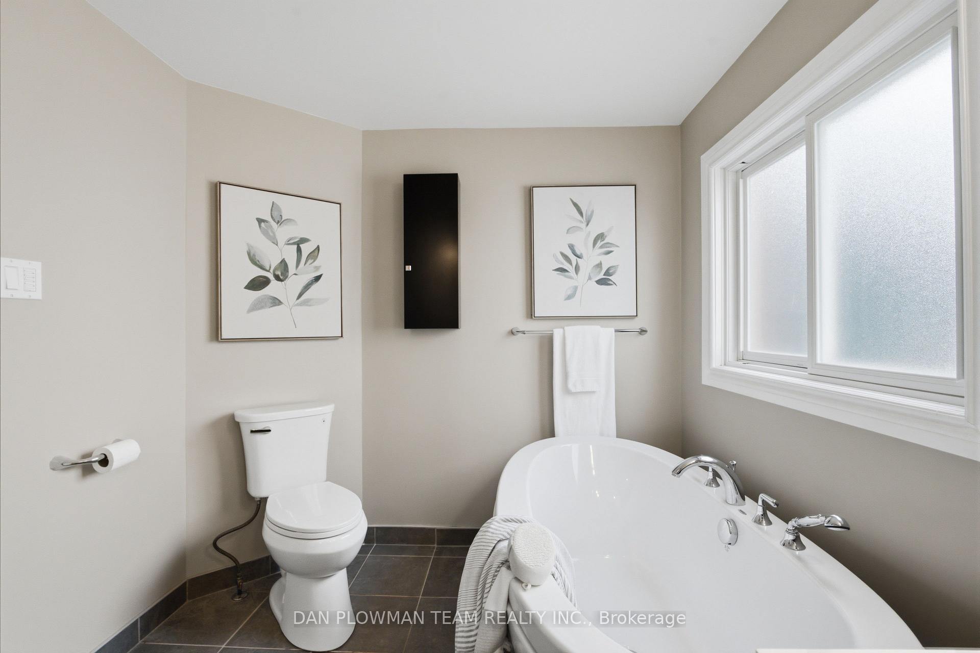 Photo 23 of 6 Saddlebrook Court, Clarington, Courtice — HOMEH