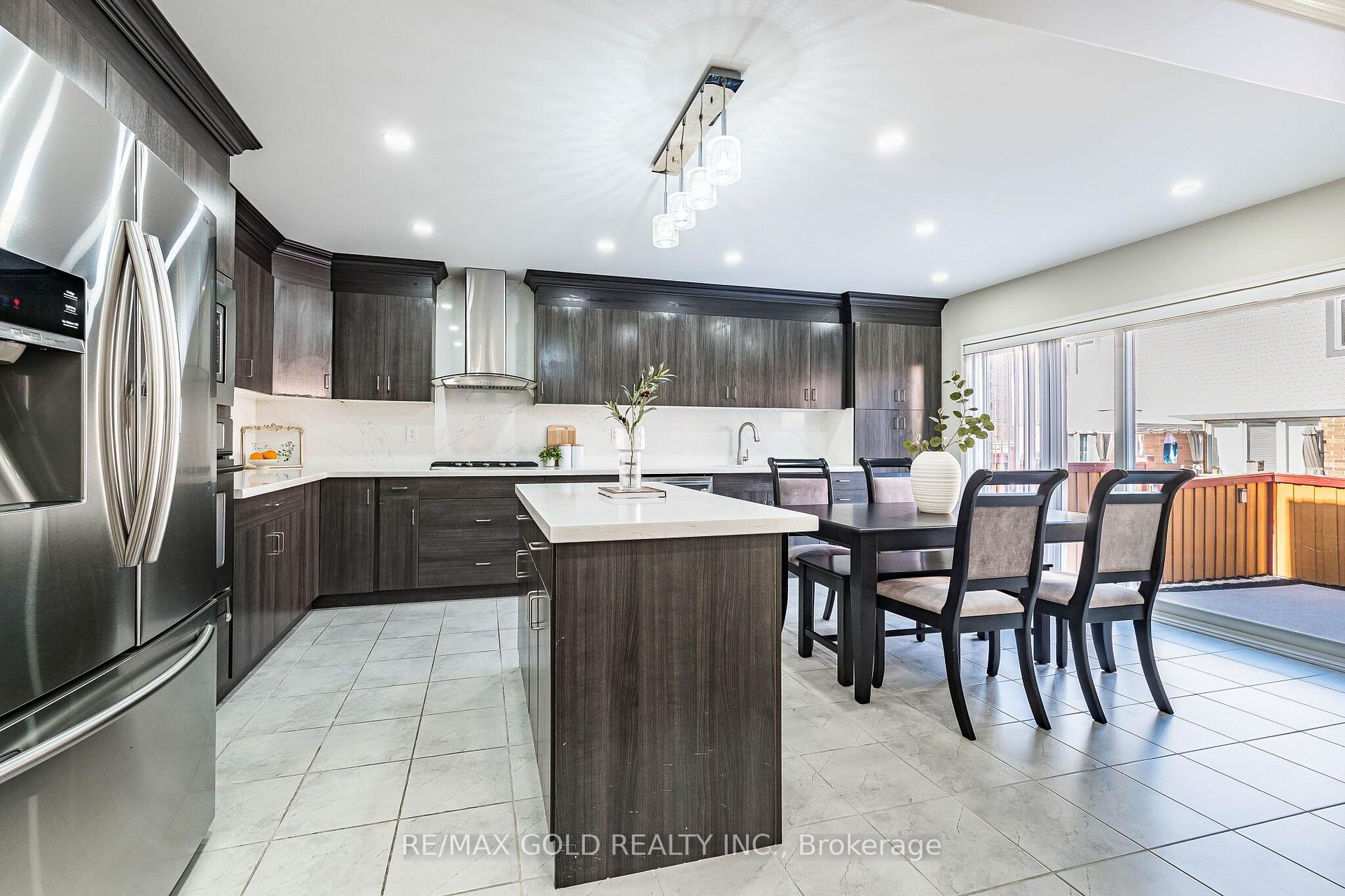 Photo 12 of 169 Robert Parkinson Drive, Brampton, Northwest Brampton — HOMEH