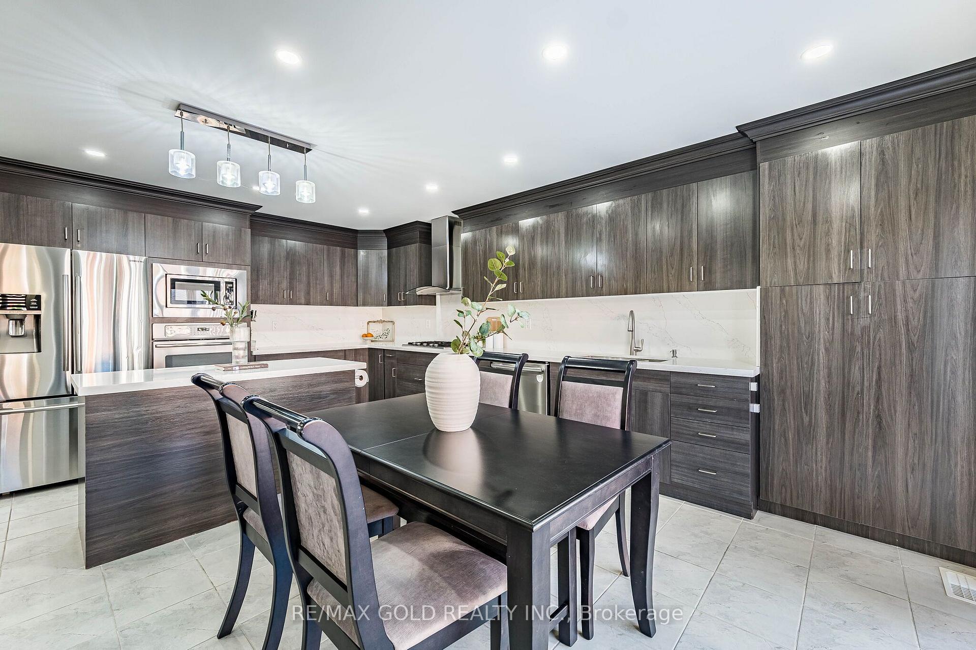 Photo 15 of 169 Robert Parkinson Drive, Brampton, Northwest Brampton — HOMEH
