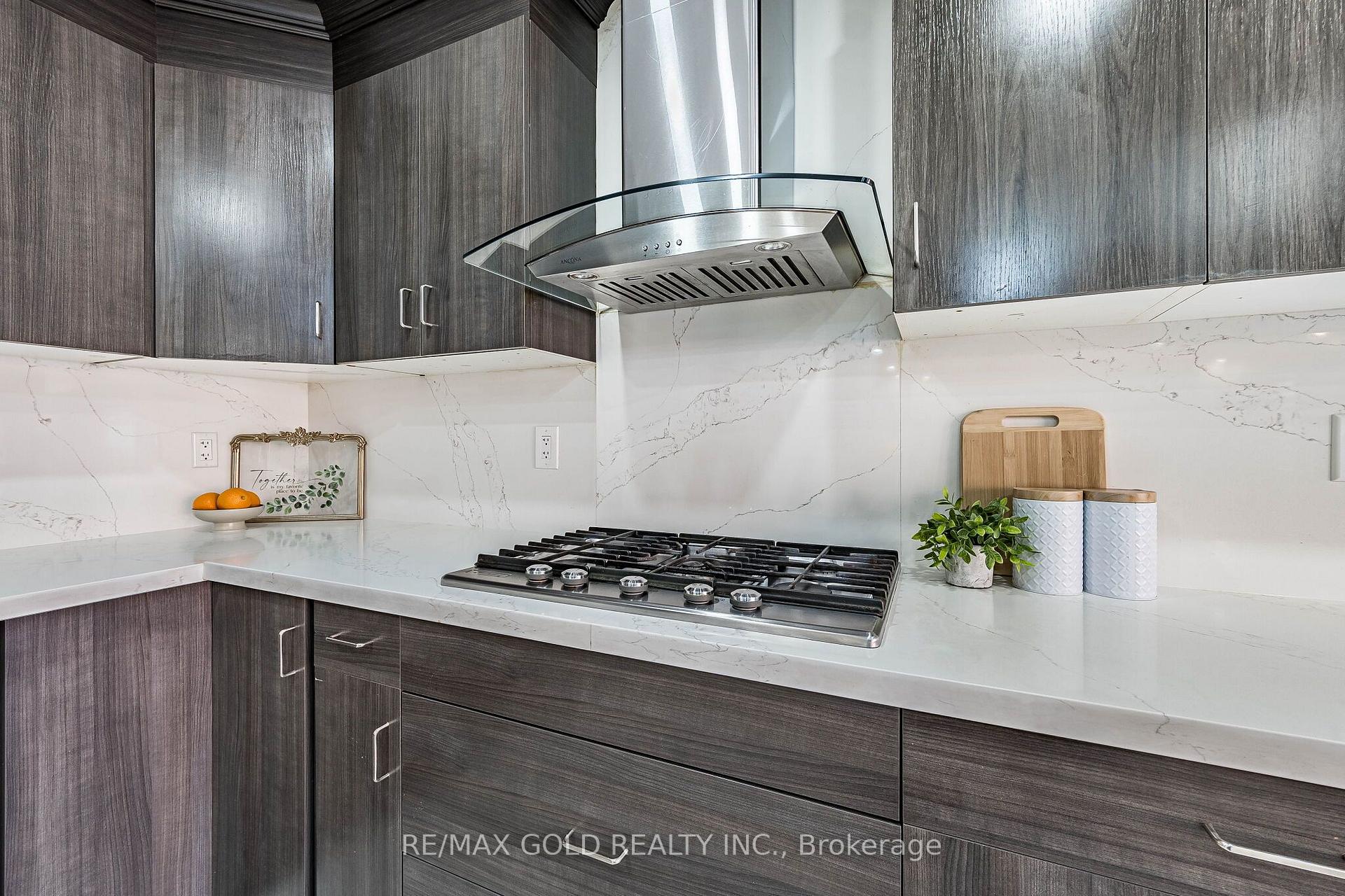 Photo 17 of 169 Robert Parkinson Drive, Brampton, Northwest Brampton — HOMEH