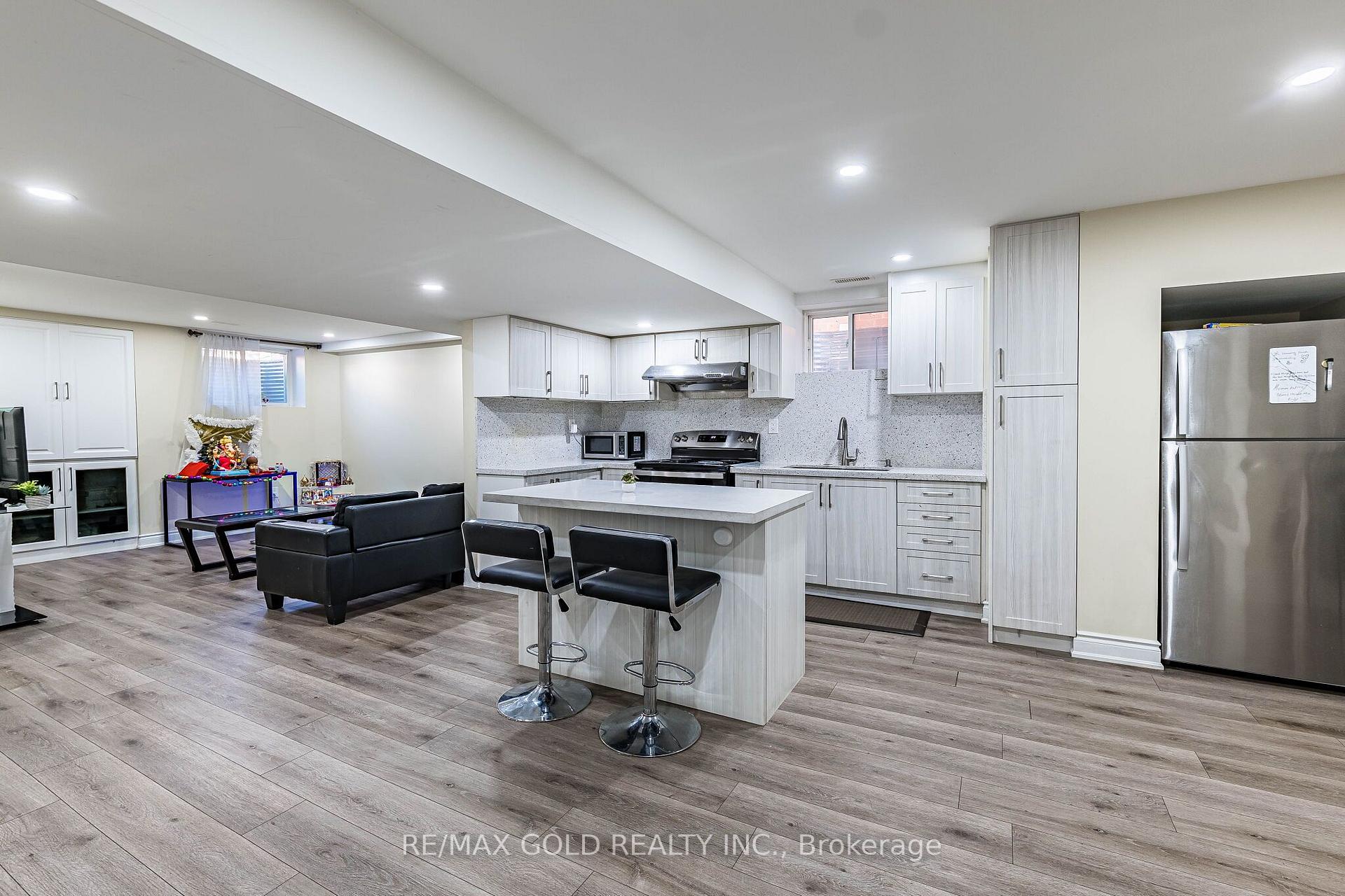 Photo 32 of 169 Robert Parkinson Drive, Brampton, Northwest Brampton — HOMEH
