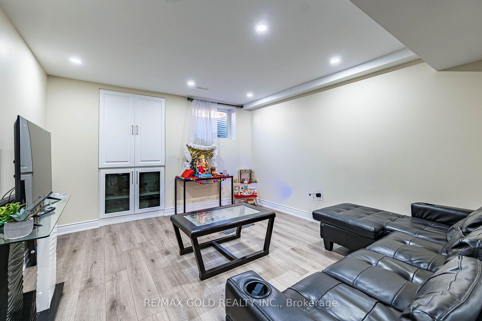 Photo 33 of 169 Robert Parkinson Drive, Brampton, Northwest Brampton — HOMEH