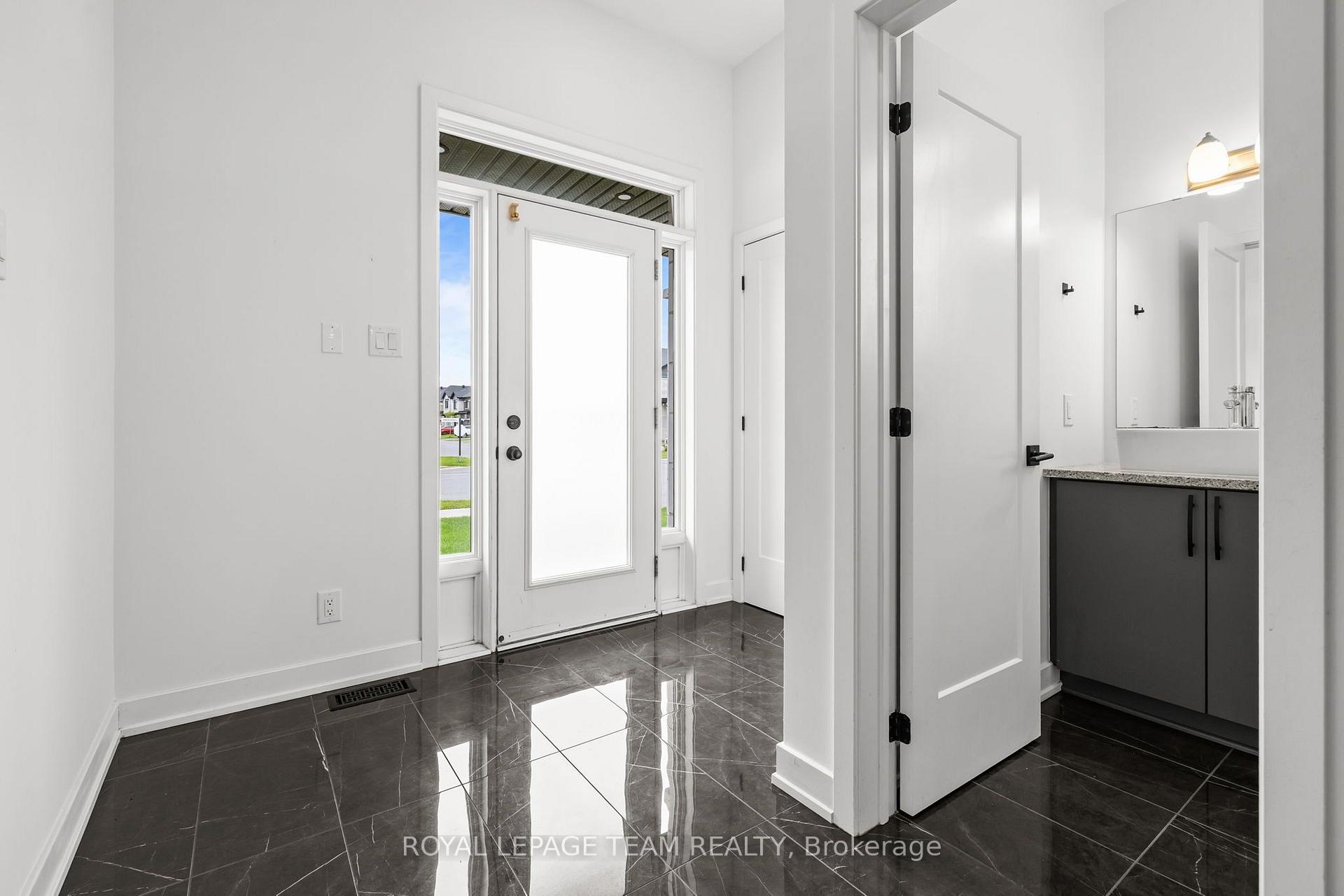 Photo 3 of 3328 Findlay Creek Drive, Ottawa, Leitrim — HOMEH