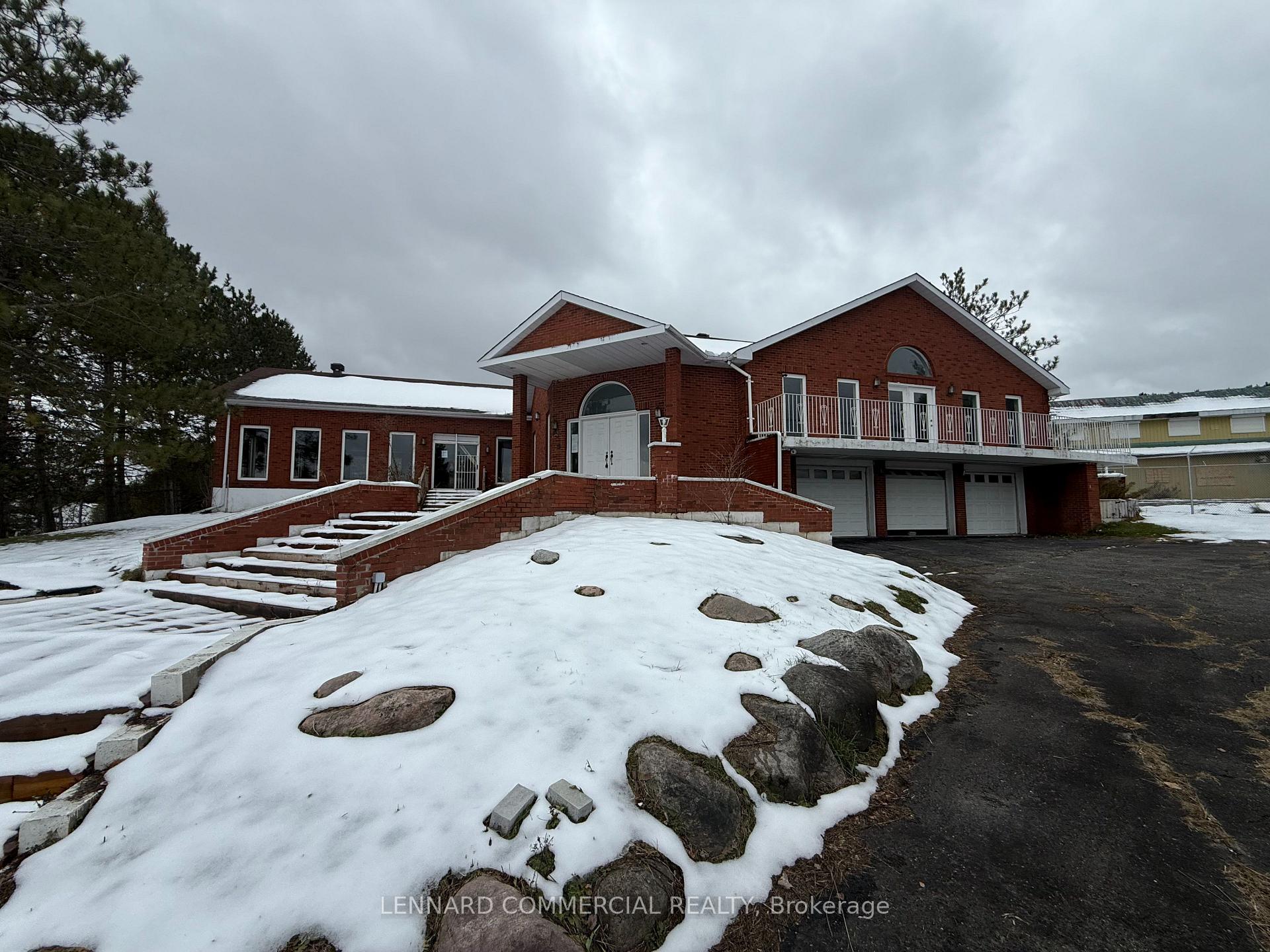 Photo of 8411 Russell Road