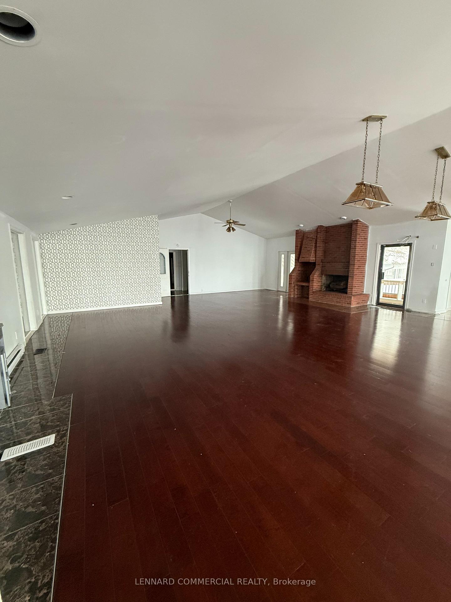 Photo 5 of 8411 Russell Road, Ottawa, Sarsfield/Bearbrook — HOMEH