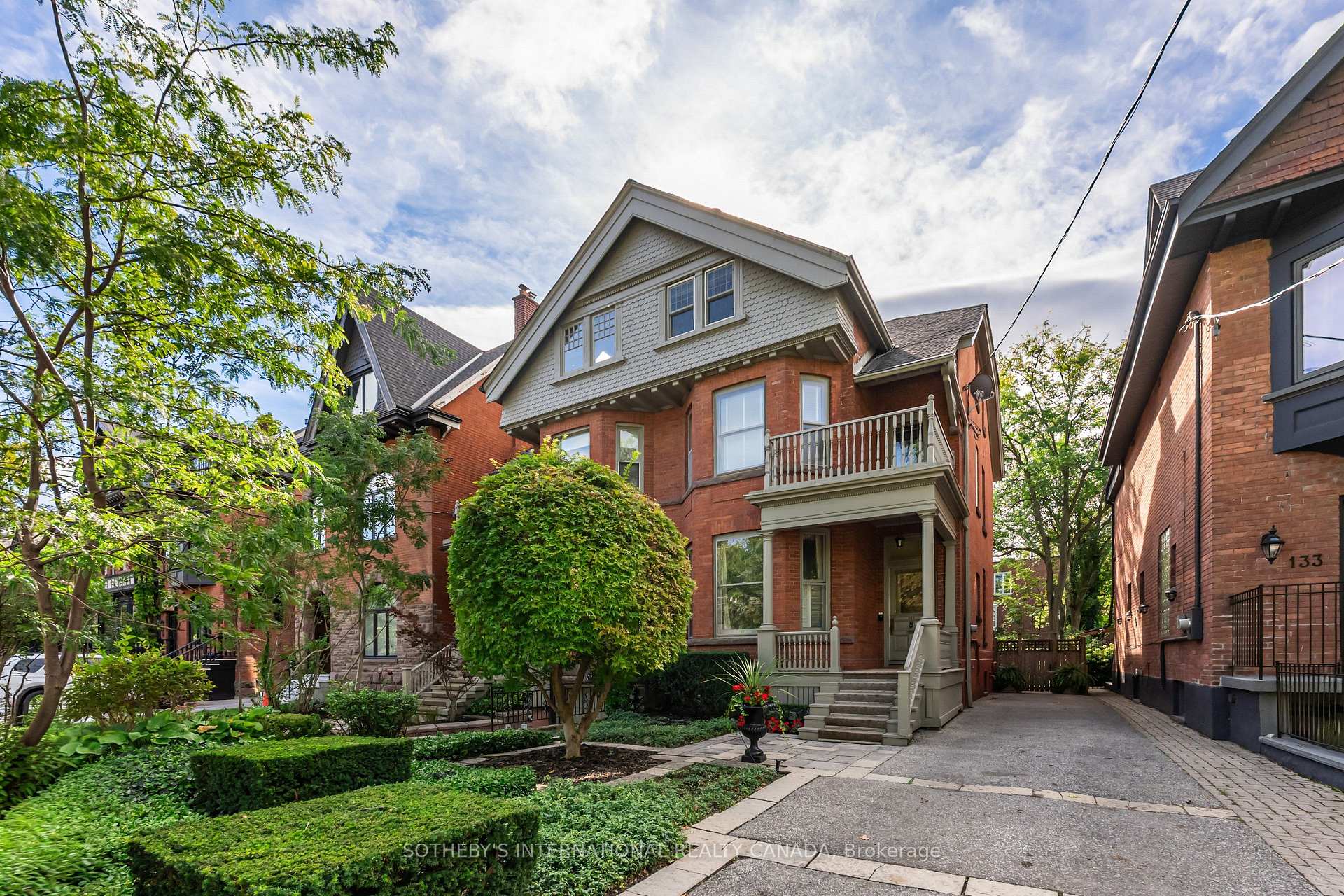 Photo 1 of 135 Roxborough Street E, Toronto, Rosedale-Moore Park — HOMEH